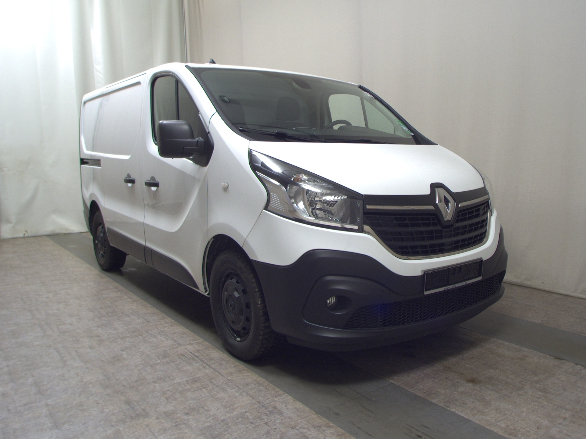 Renault Trafic L1H1 2.0 dCi 3 Sitzer Navi Klima AHK RFK 3
