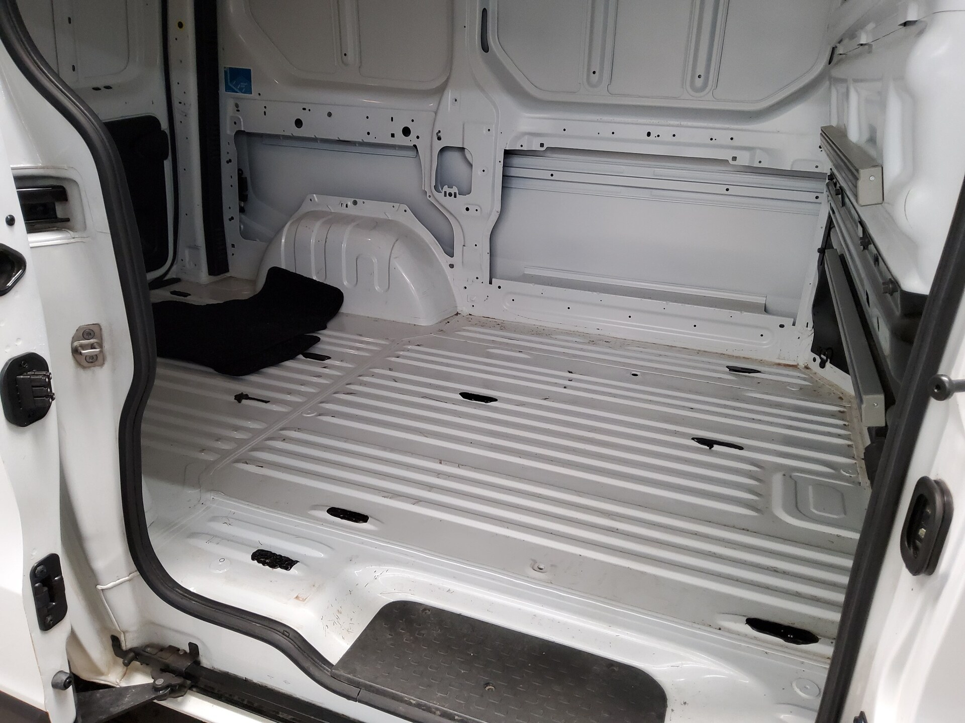 Renault Trafic L1H1 2.0 dCi 3 Sitzer Navi Klima AHK RFK 12
