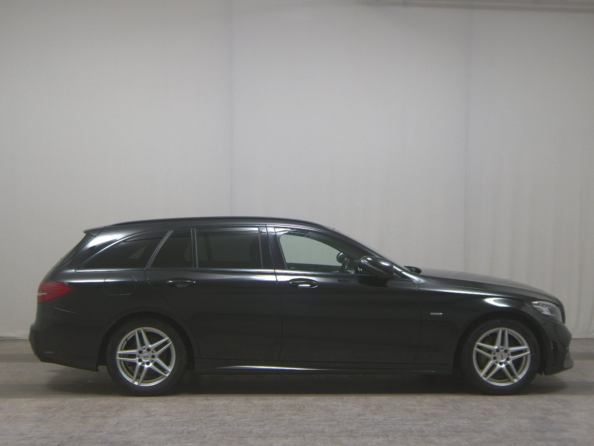 Mercedes-Benz C 220 T d AMG-Line Night Widescreen Navi LED AHK