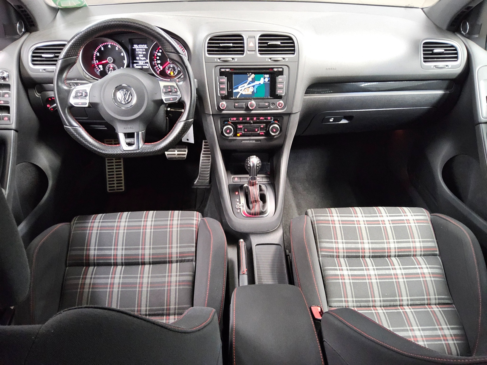 Volkswagen Golf 2.0 TSI GTI Navi Shz PDC Sound HU 03/28 5