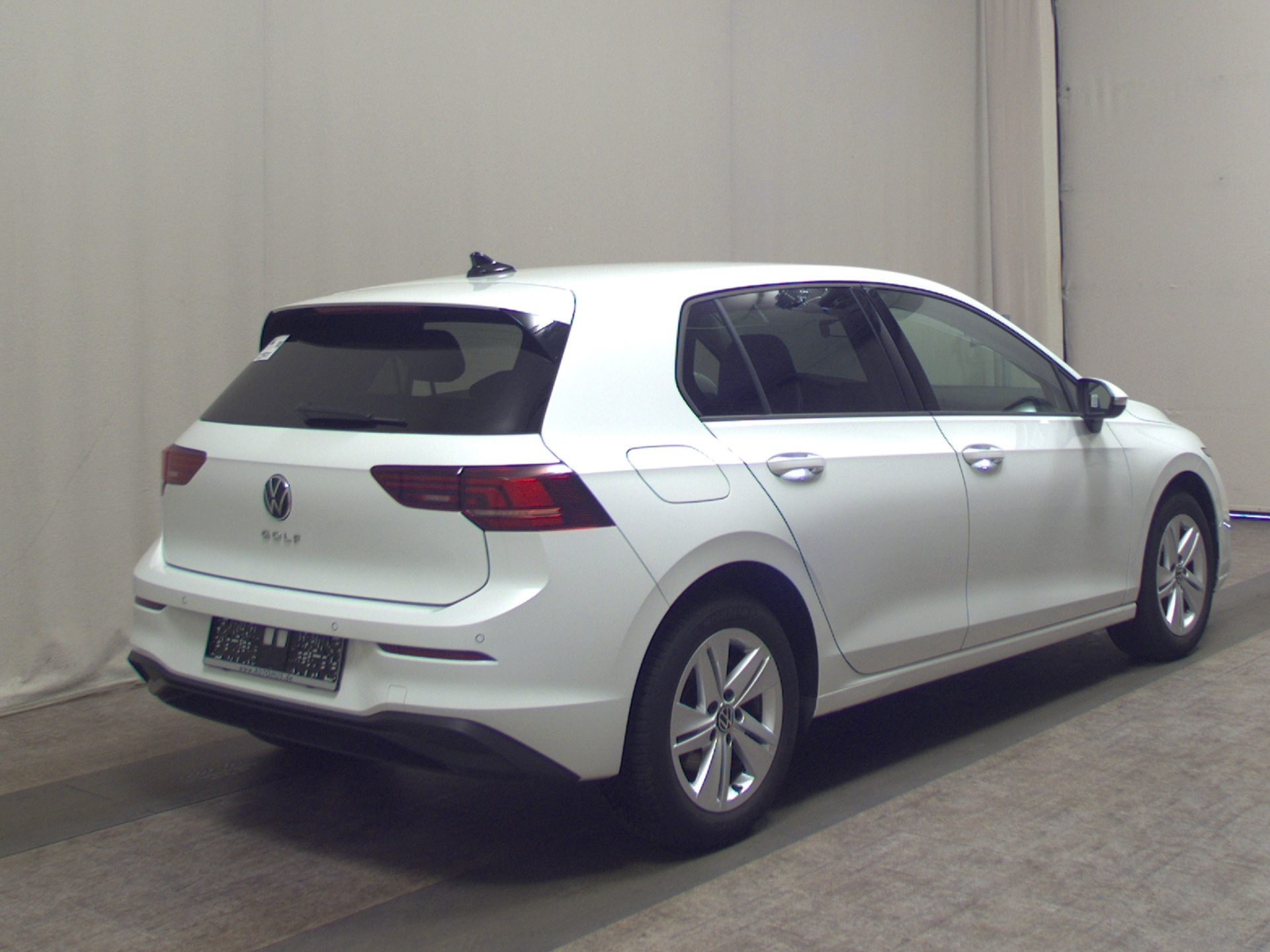 Volkswagen Golf-8 1.5 TSI Life LED DC-Pro ACC PDC Shz 4