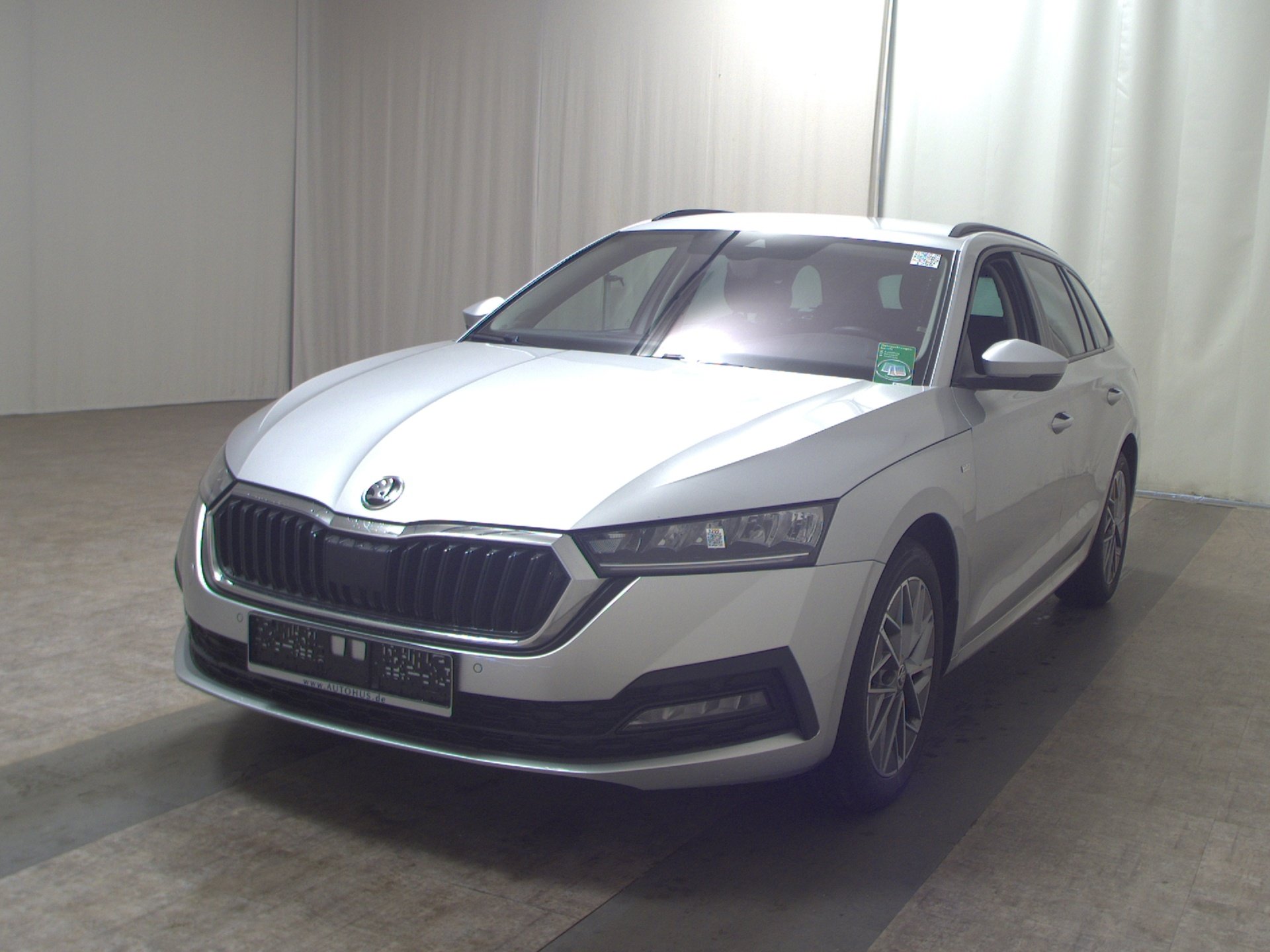 Skoda Octavia Kombi 2.0 TDI Ambition Navi LED Virtual PDC 2