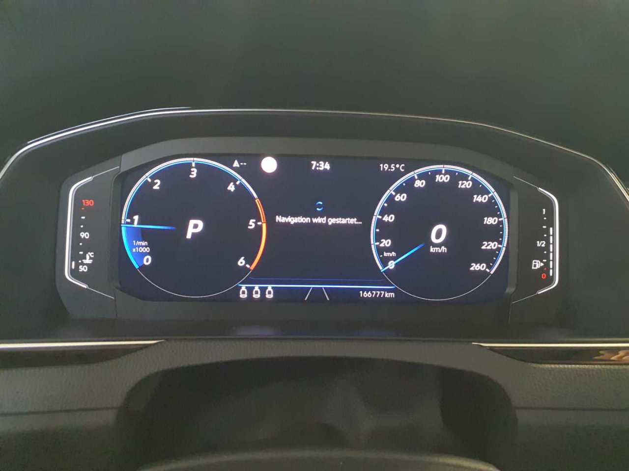 Volkswagen Passat Variant 2.0 TDI Business NAVI LED AID SHZ HUD 11