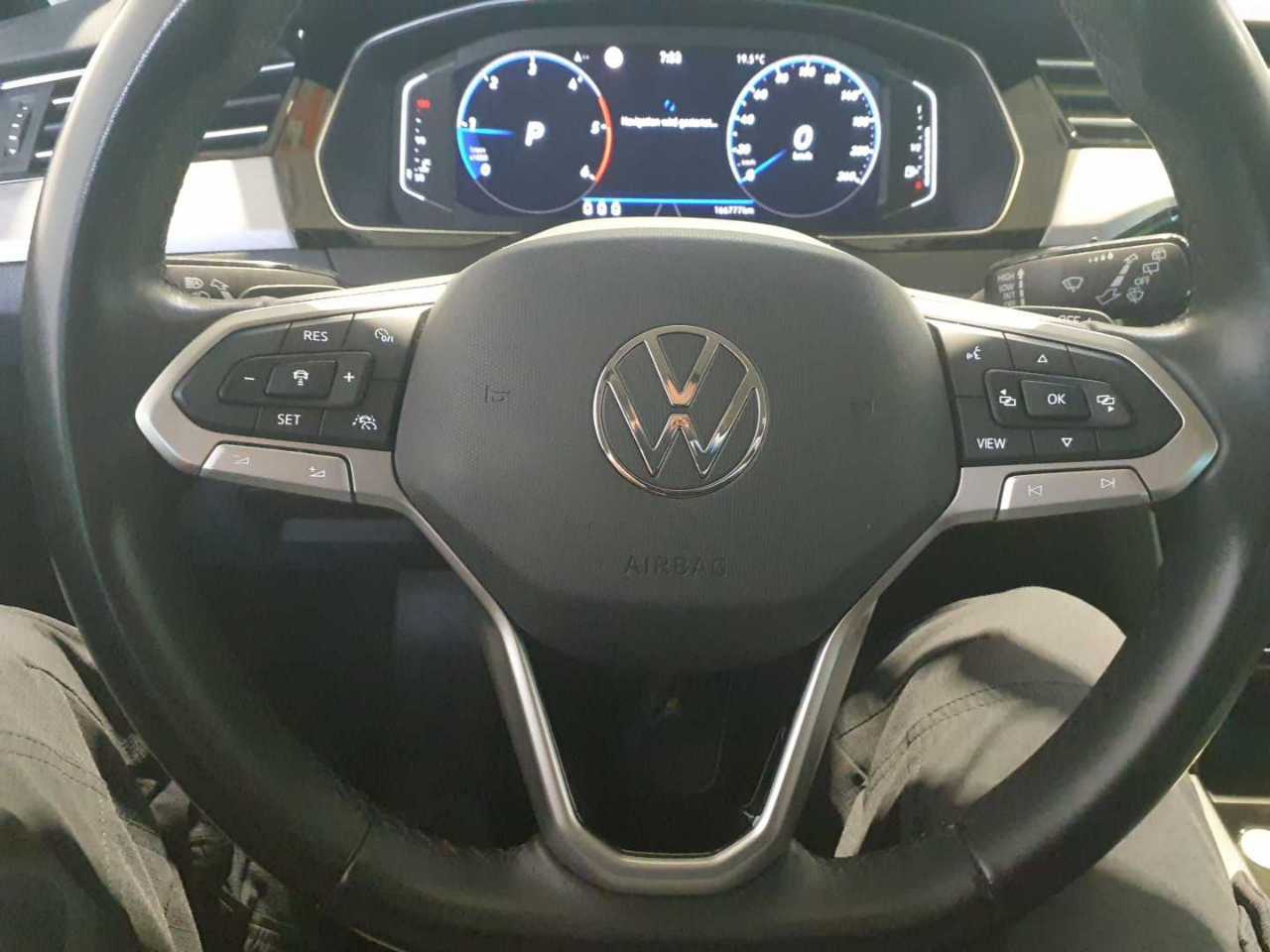 Volkswagen Passat Variant 2.0 TDI Business NAVI LED AID SHZ HUD 9