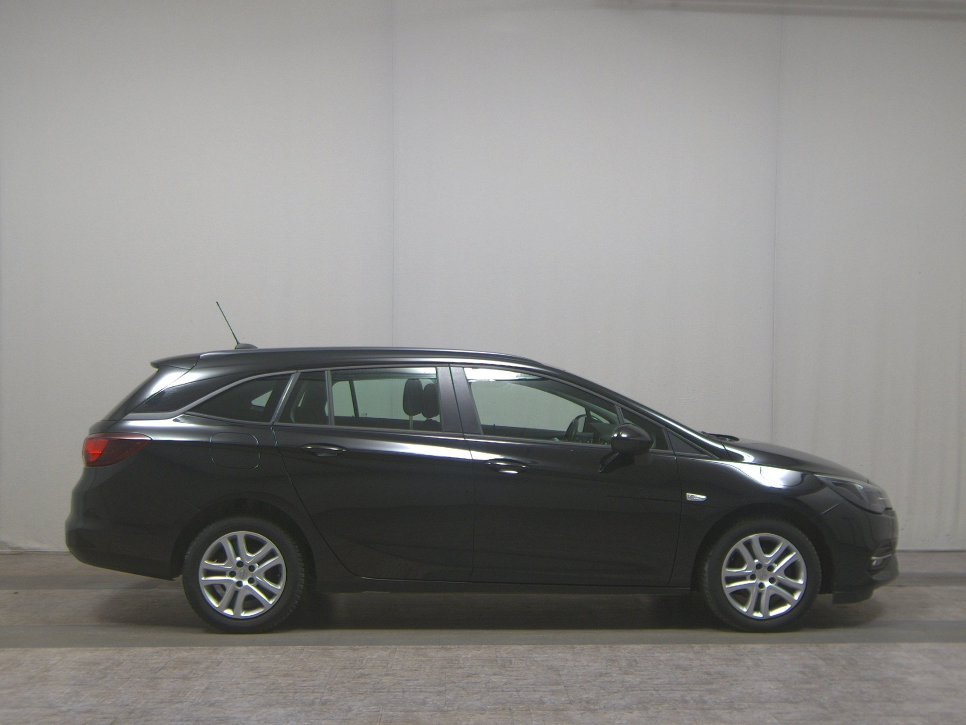 Opel Astra ST 1.5 D Business Ed. Navi LED RFK SHZ