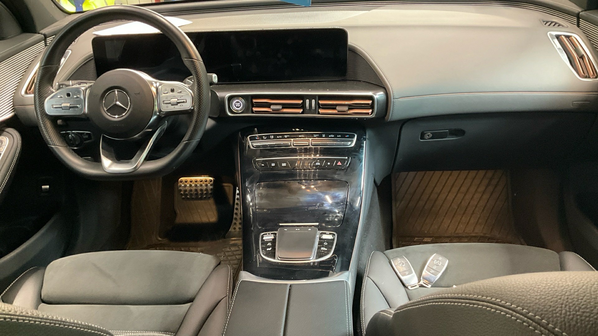 Mercedes-Benz EQC 400 4M NAVI LED SHZ PDC 5