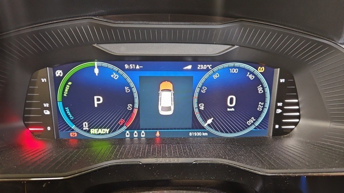 Skoda Superb Kombi 1.4 TSI iV L&K LEDER NAVI StHzg. LED CANTON 7