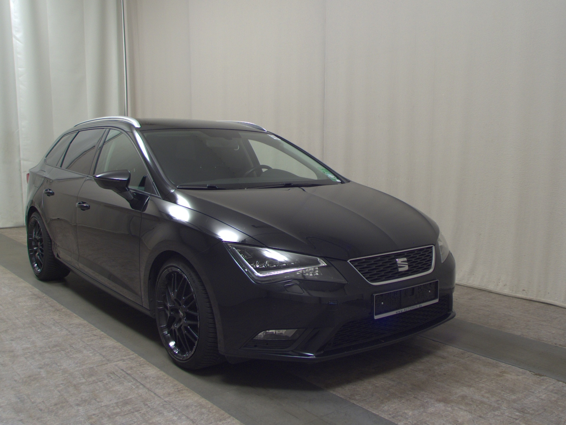 Seat Leon Sportstourer 1.4 TSI Style Navi LED Shz PDC 3