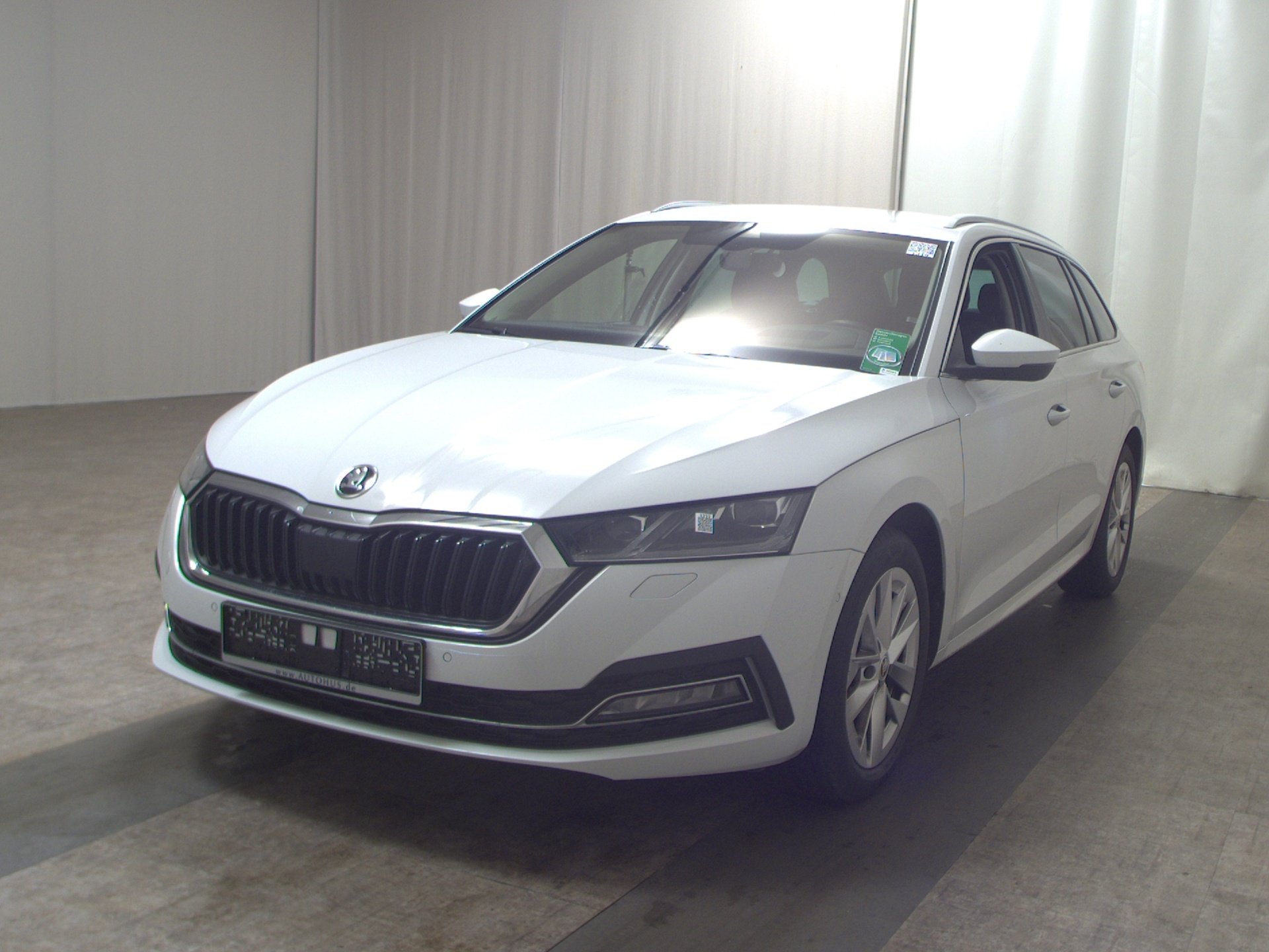 Skoda Octavia Kombi 2.0 TDI Style Navi LED vc RfK HuD 2