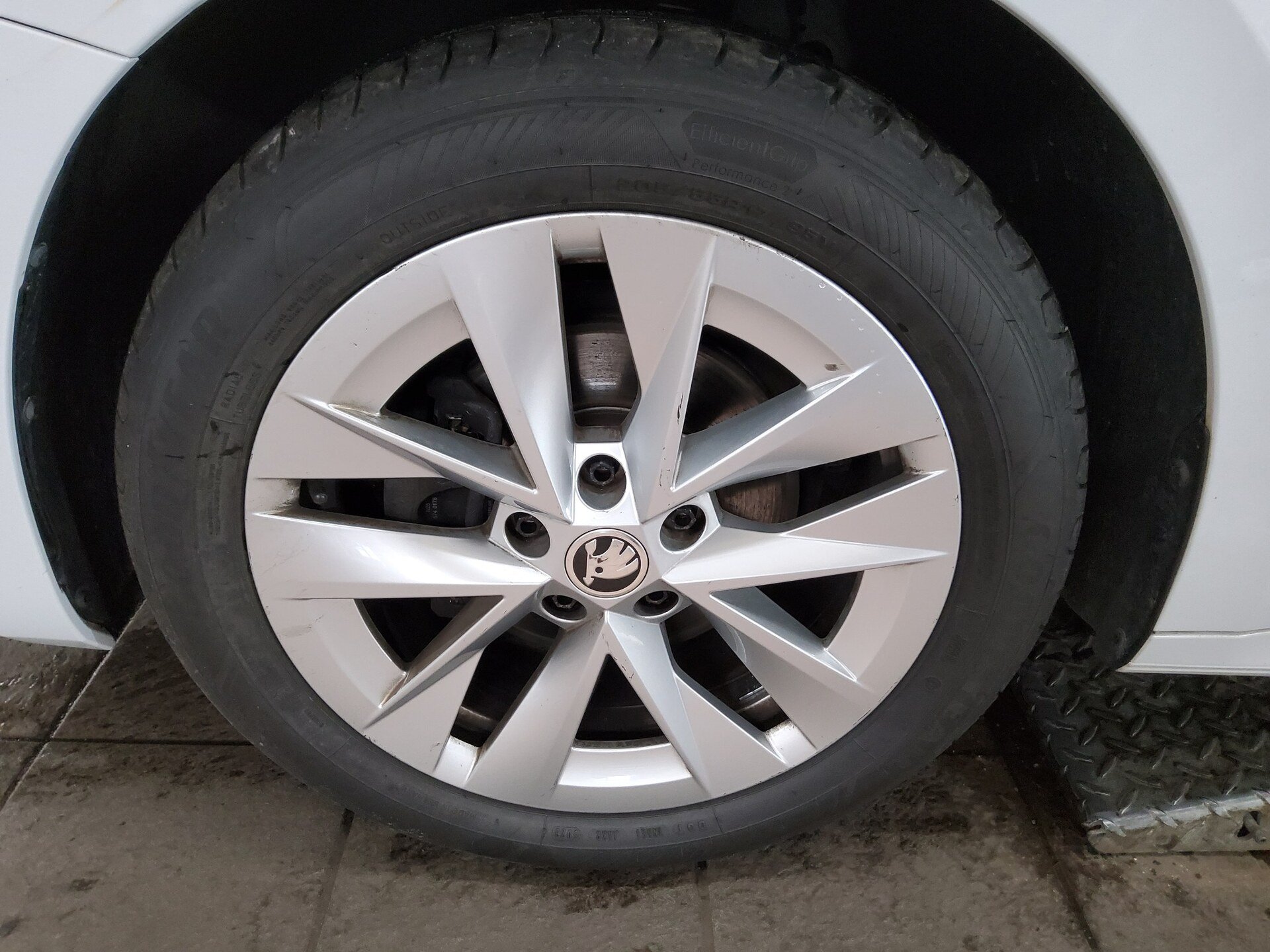 Skoda Octavia Kombi 2.0 TDI Style Navi LED vc RfK HuD 11
