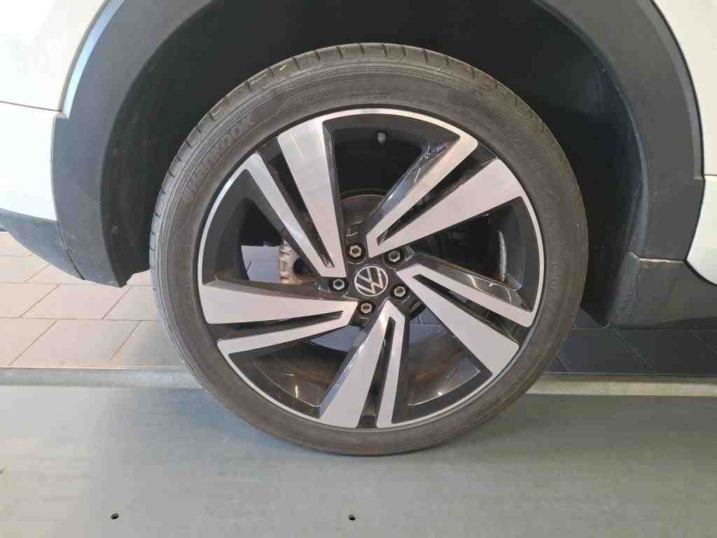 Volkswagen T-Cross 1.5 TSI R-Line KLIMAAUT LED SPORTSITZE SHZ PDC 12