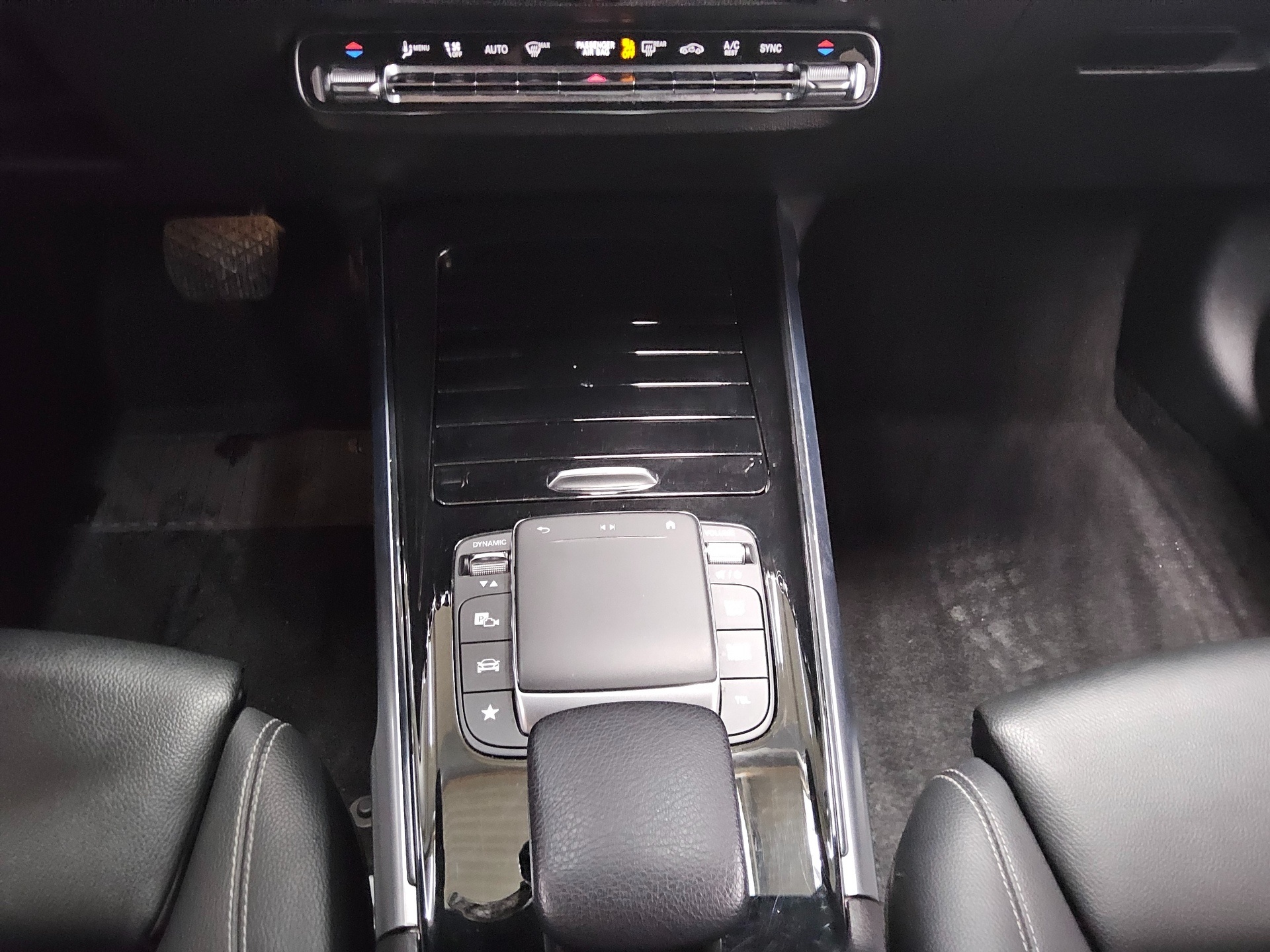 Mercedes-Benz GLB 200 d Progressive T-Leder Navi LED RfK AHK 6