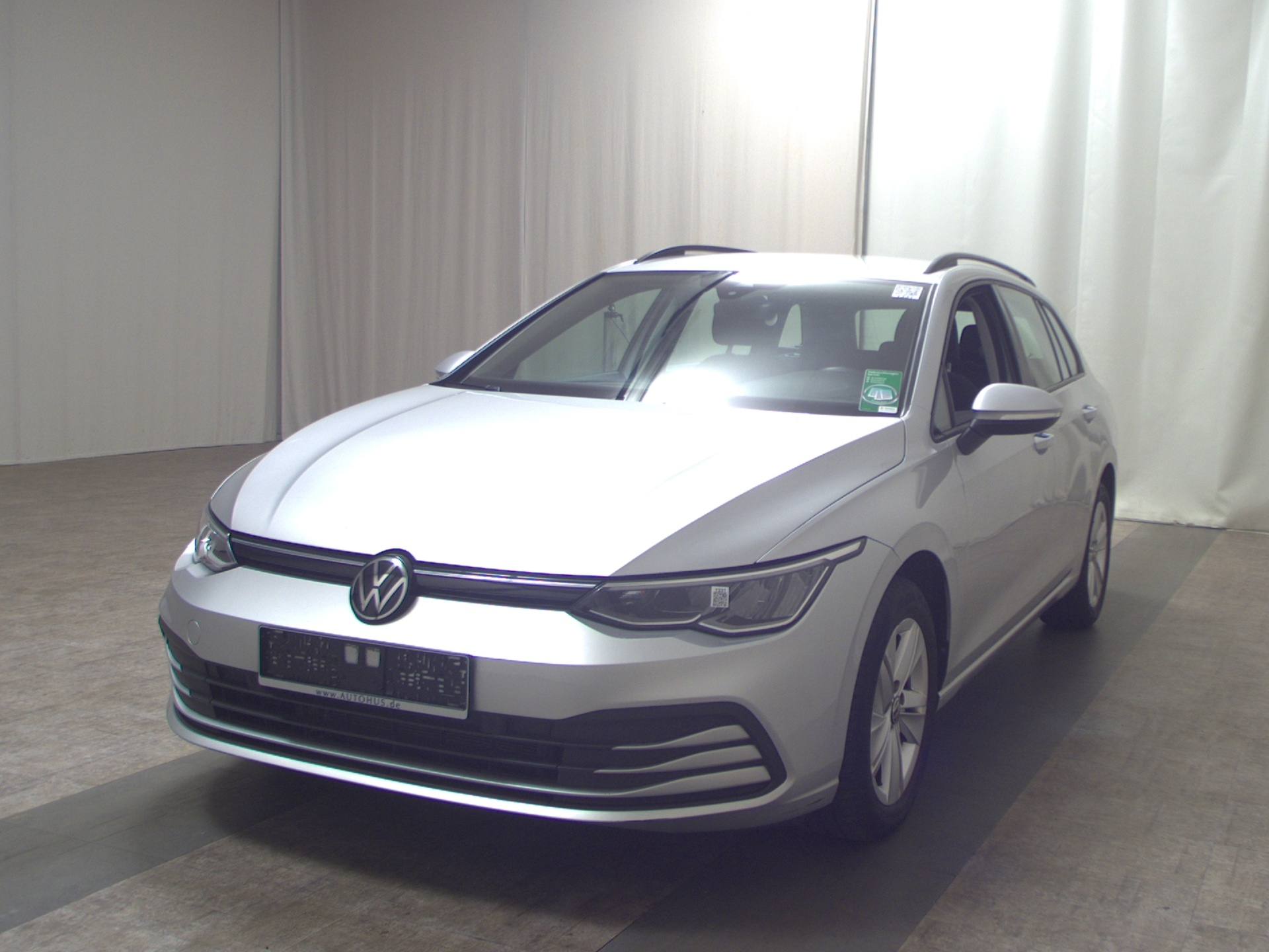 Volkswagen Golf-8 Var. 2.0 TDI Life Navi LED AID PDC Shz BT 2