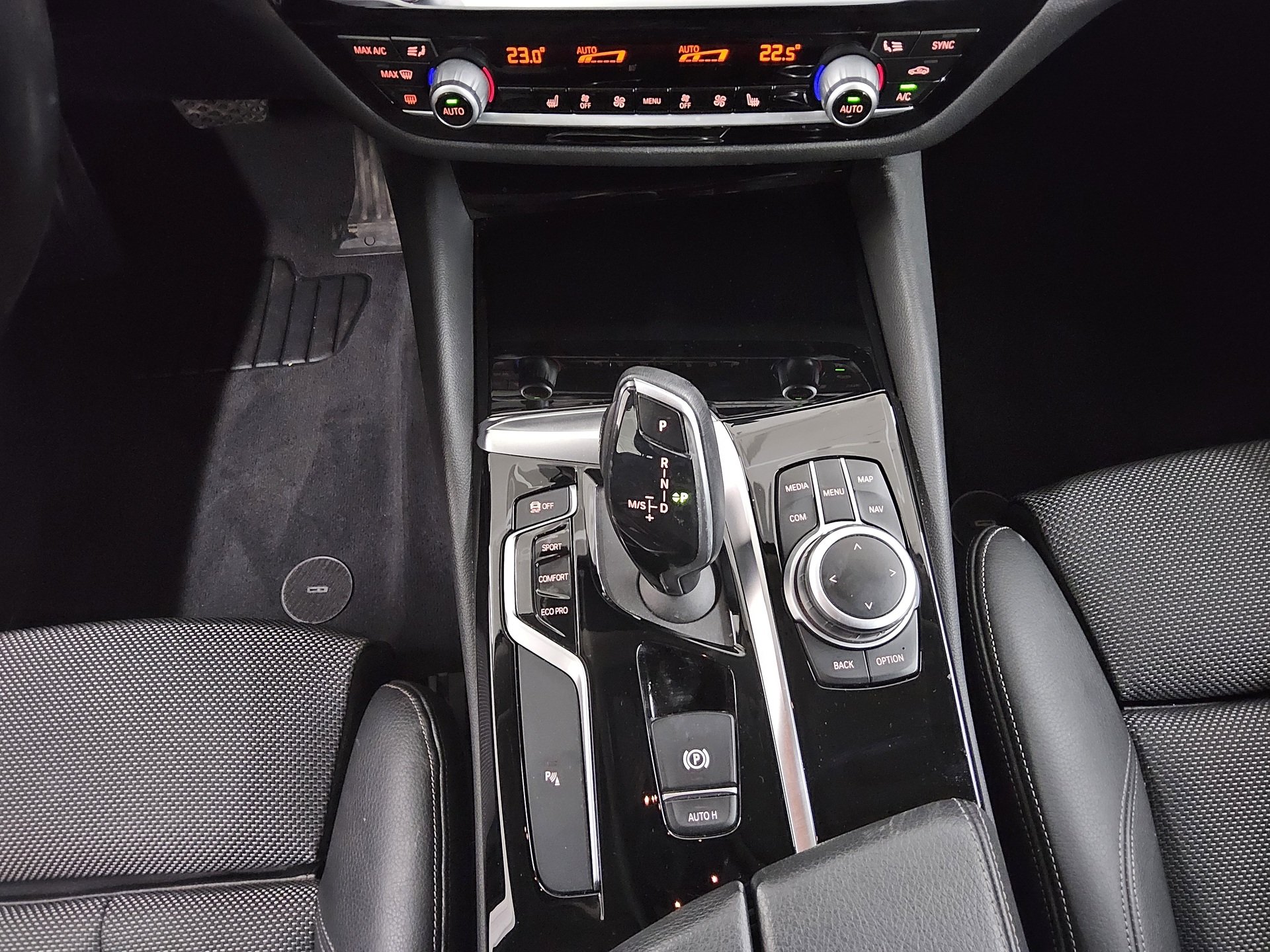 BMW 520dA Touring Sport-Line T-Leder RfK Navi LED 6