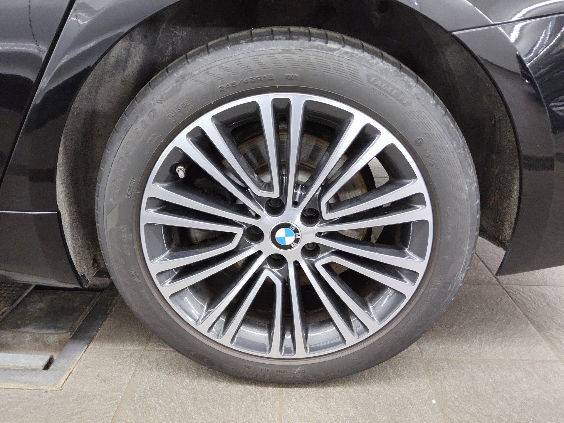 BMW 520dA Touring Sport-Line T-Leder RfK Navi LED 10