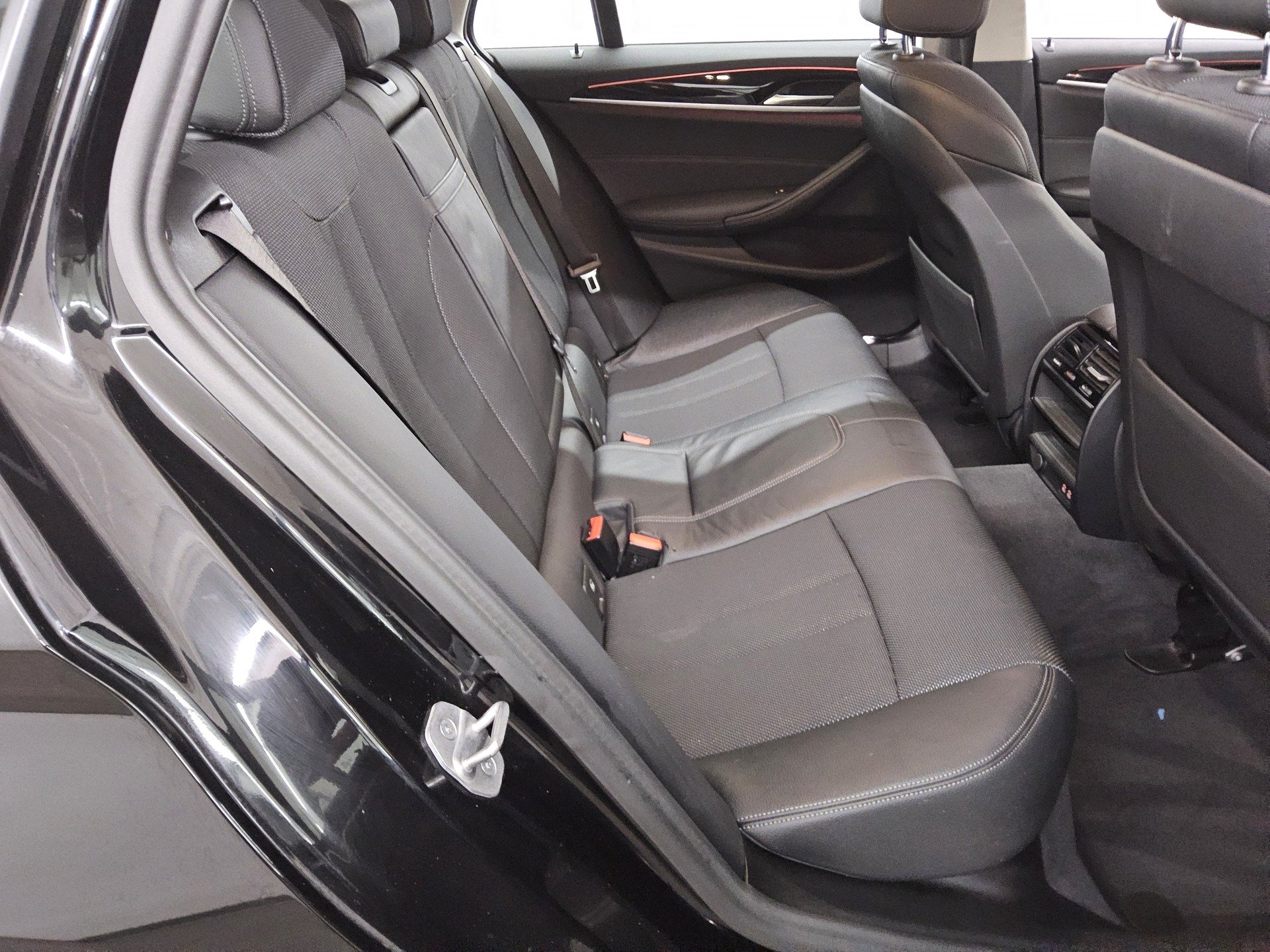BMW 520dA Touring Sport-Line T-Leder RfK Navi LED 13