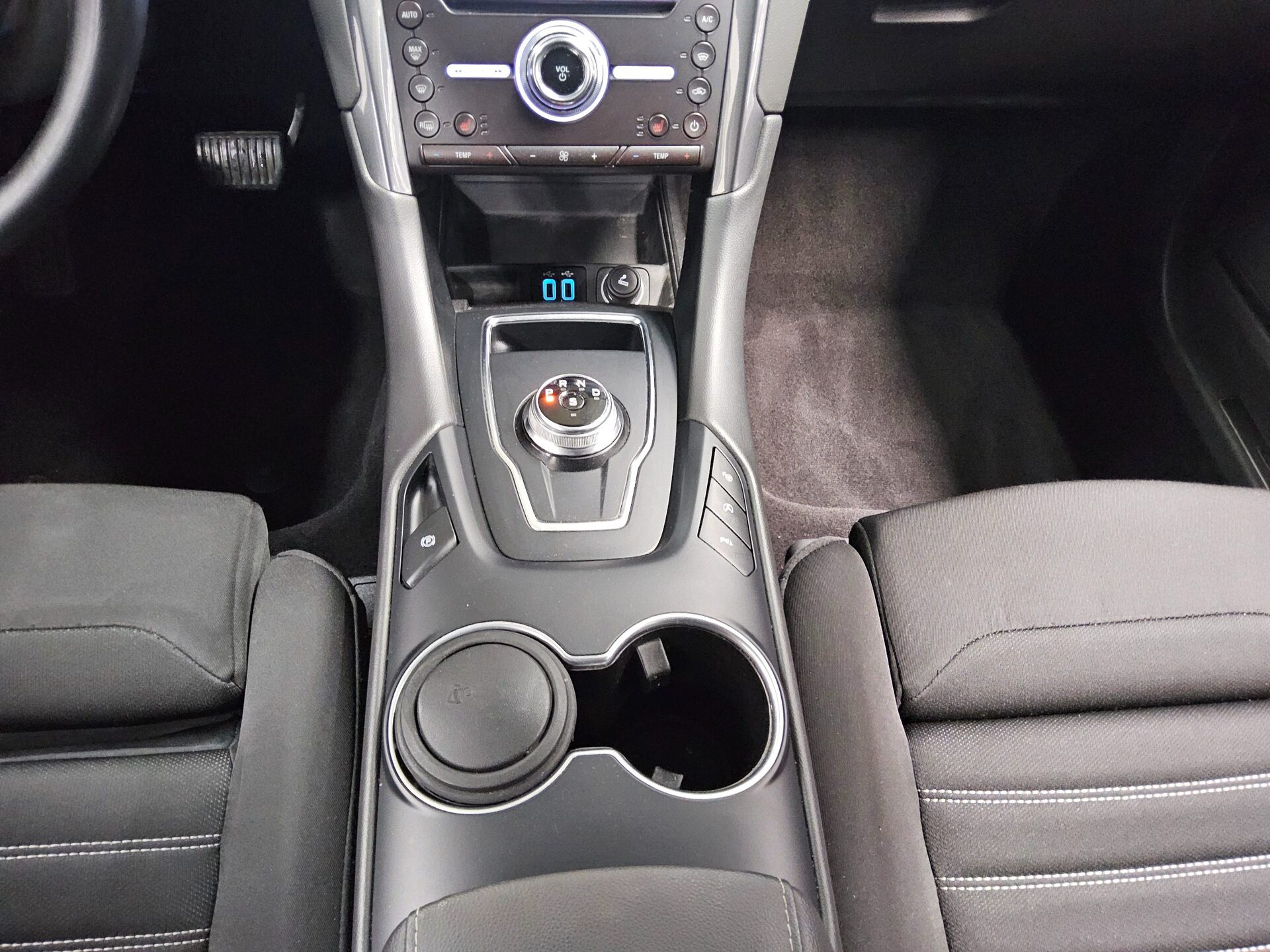 Ford Mondeo Turnier 2.0 EB Titanium Navi LED RfK AHK 6
