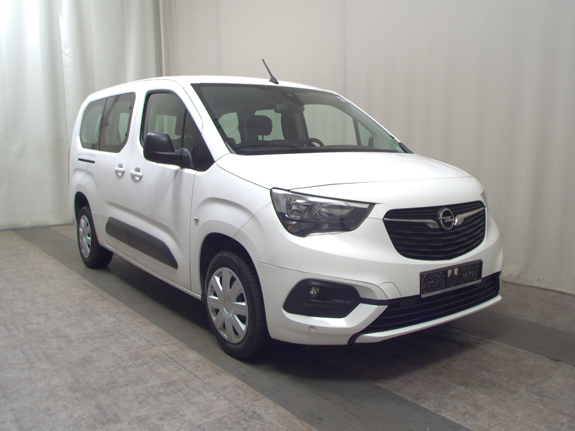 Opel Combo Life 1.5 D Edition Navi RfK AHK PDC Shz 3