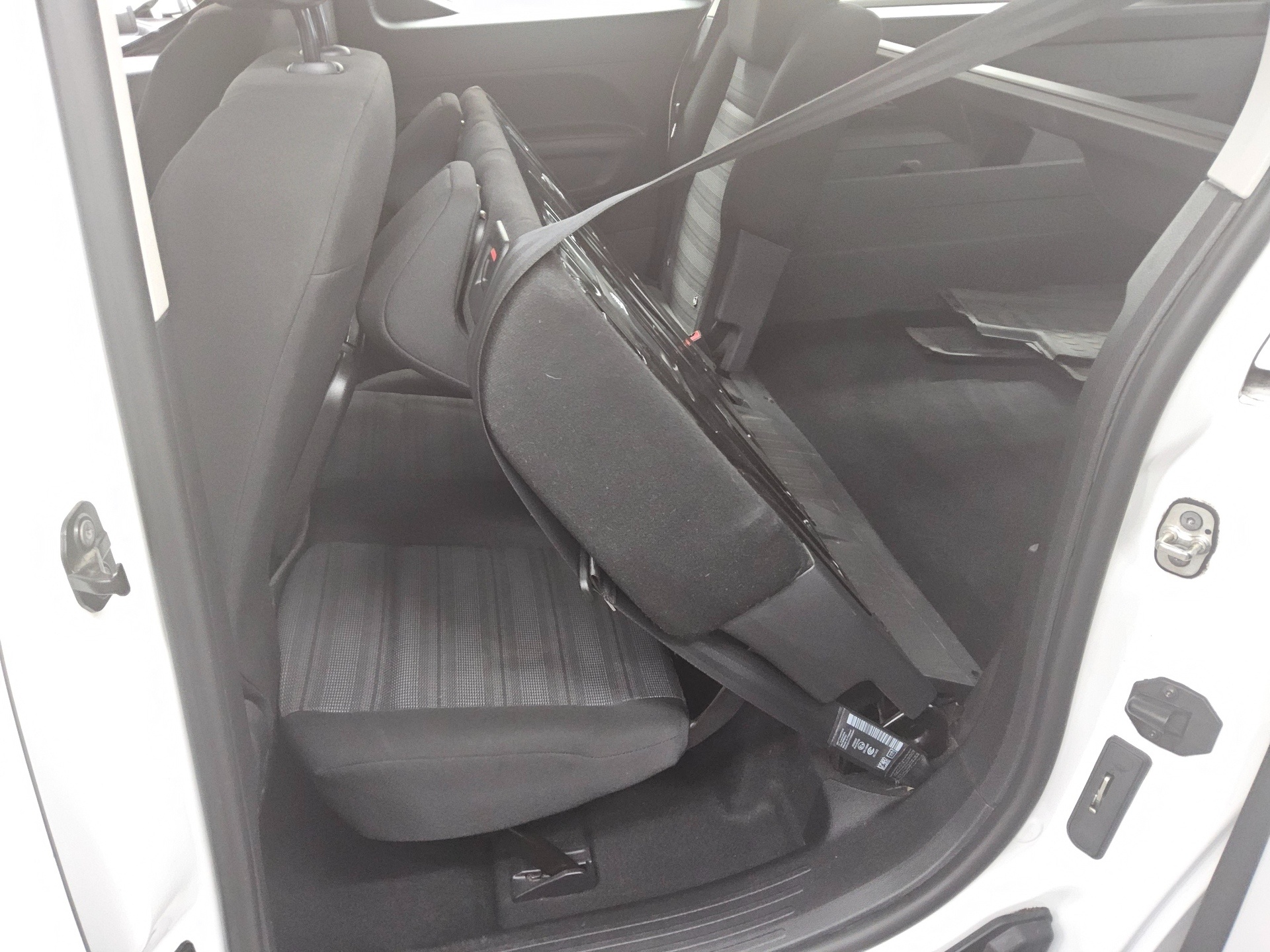 Opel Combo Life 1.5 D Edition Navi RfK AHK PDC Shz 13