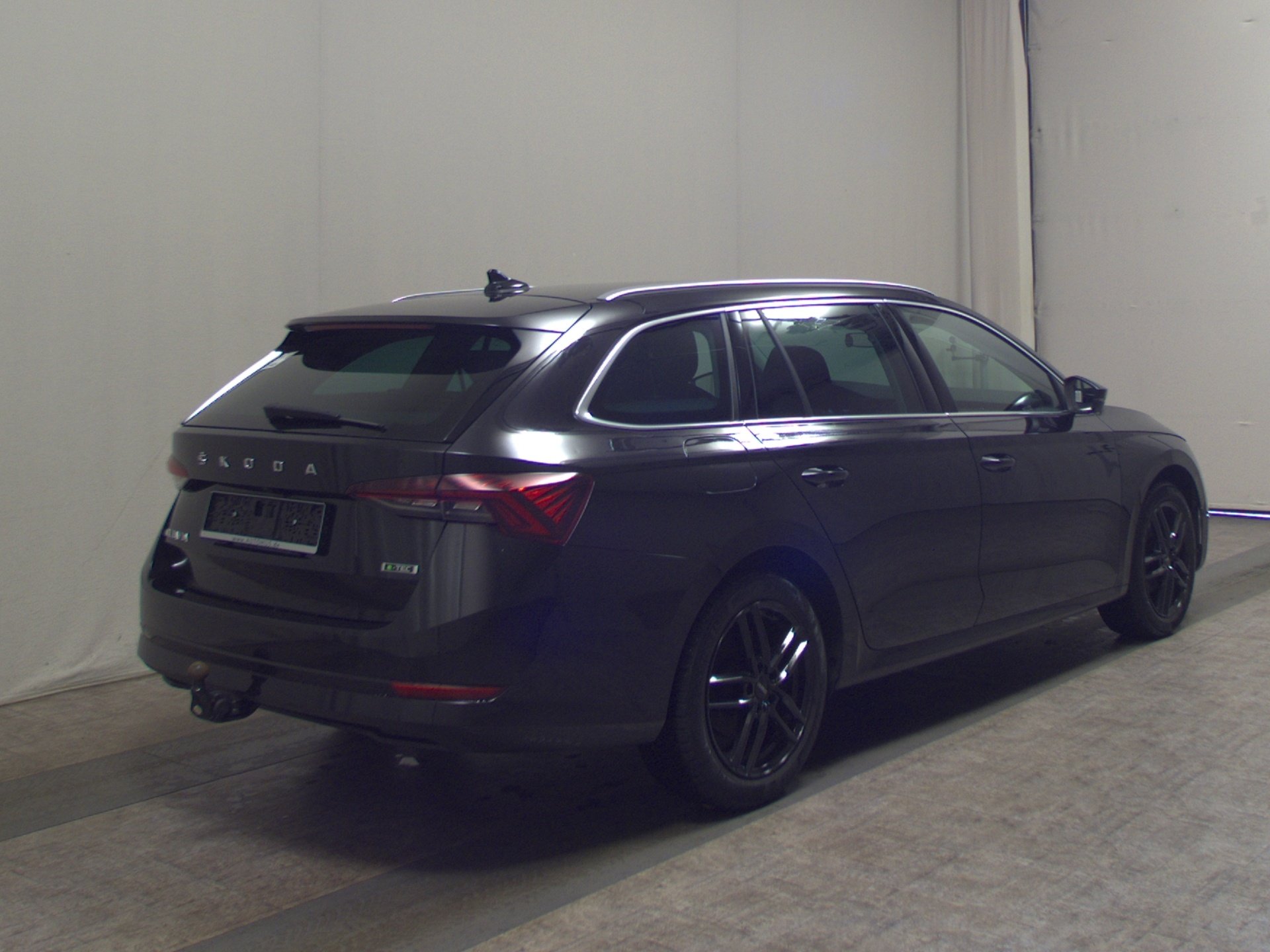Skoda Octavia Kombi 1.5 TSI Style Navi LED RfK AHK ACC 4