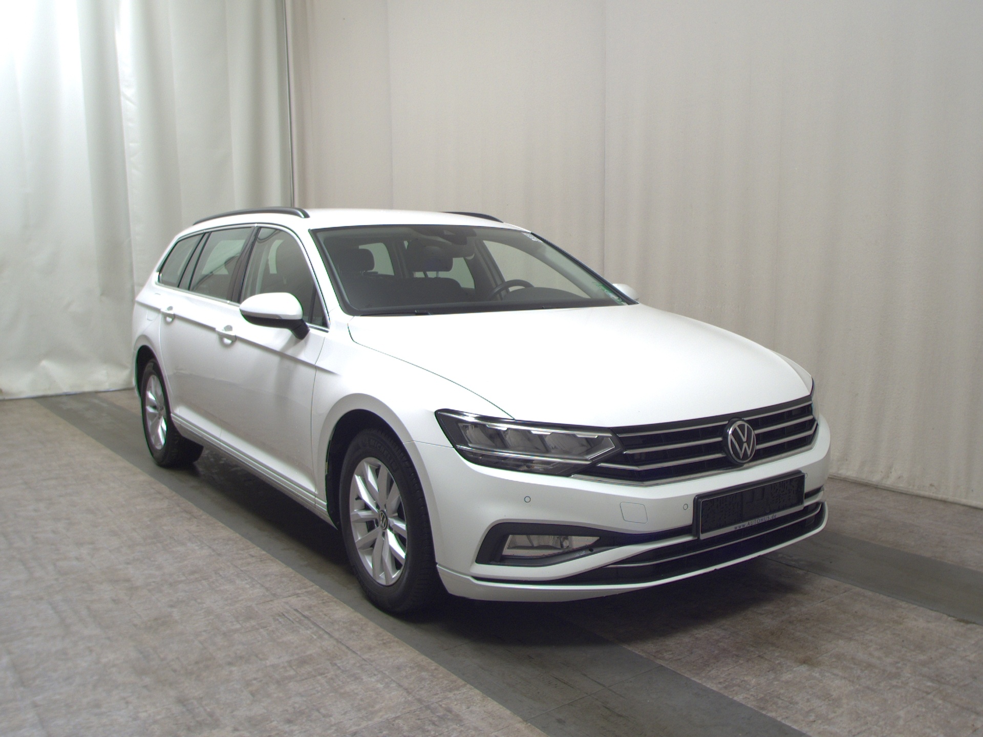 Volkswagen Passat Variant 2.0 TDI Business Navi LED AHK RfK 3