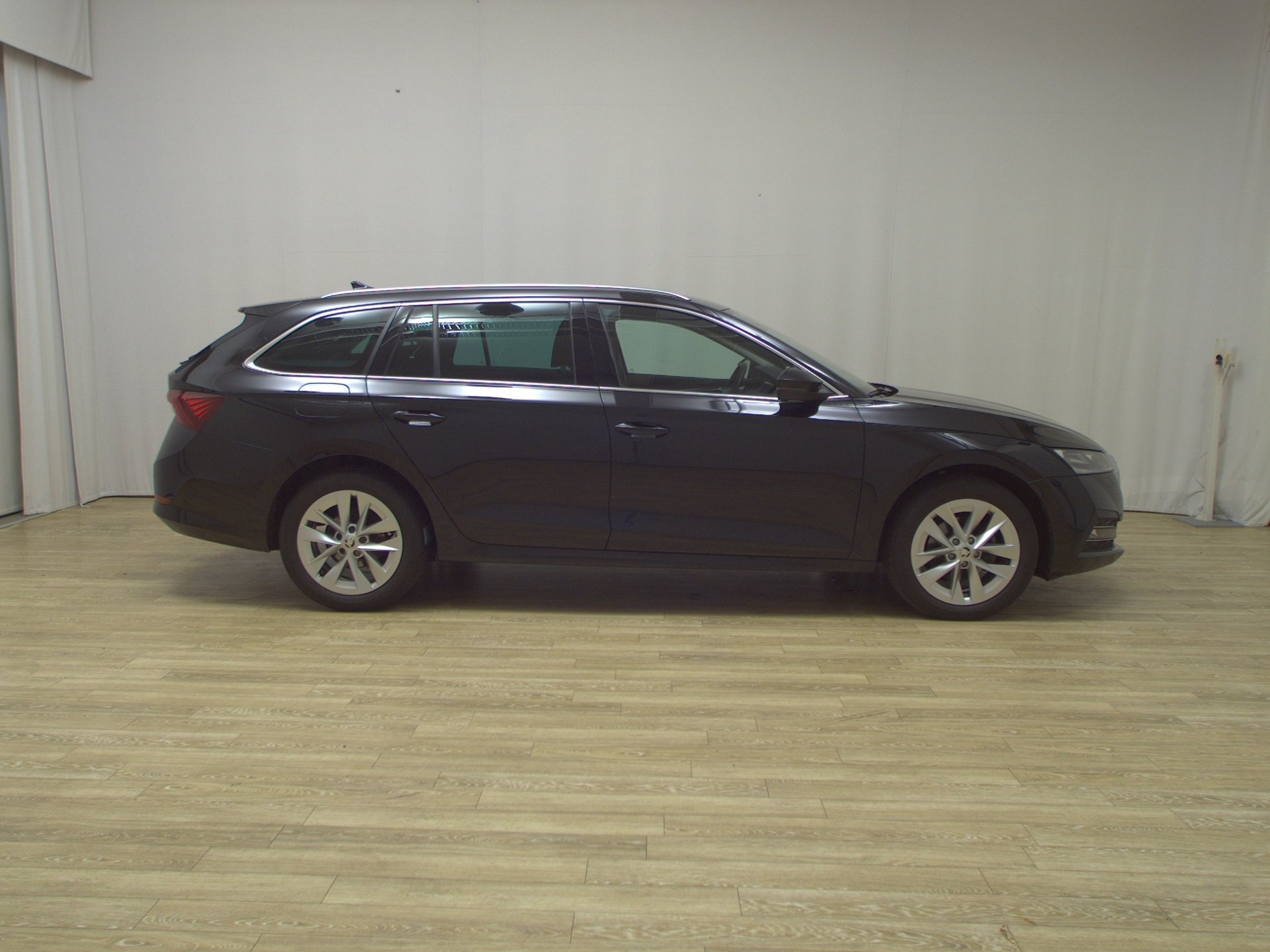 Skoda Octavia Kombi 2.0 TDI Style Navi LED vc HuD Shz