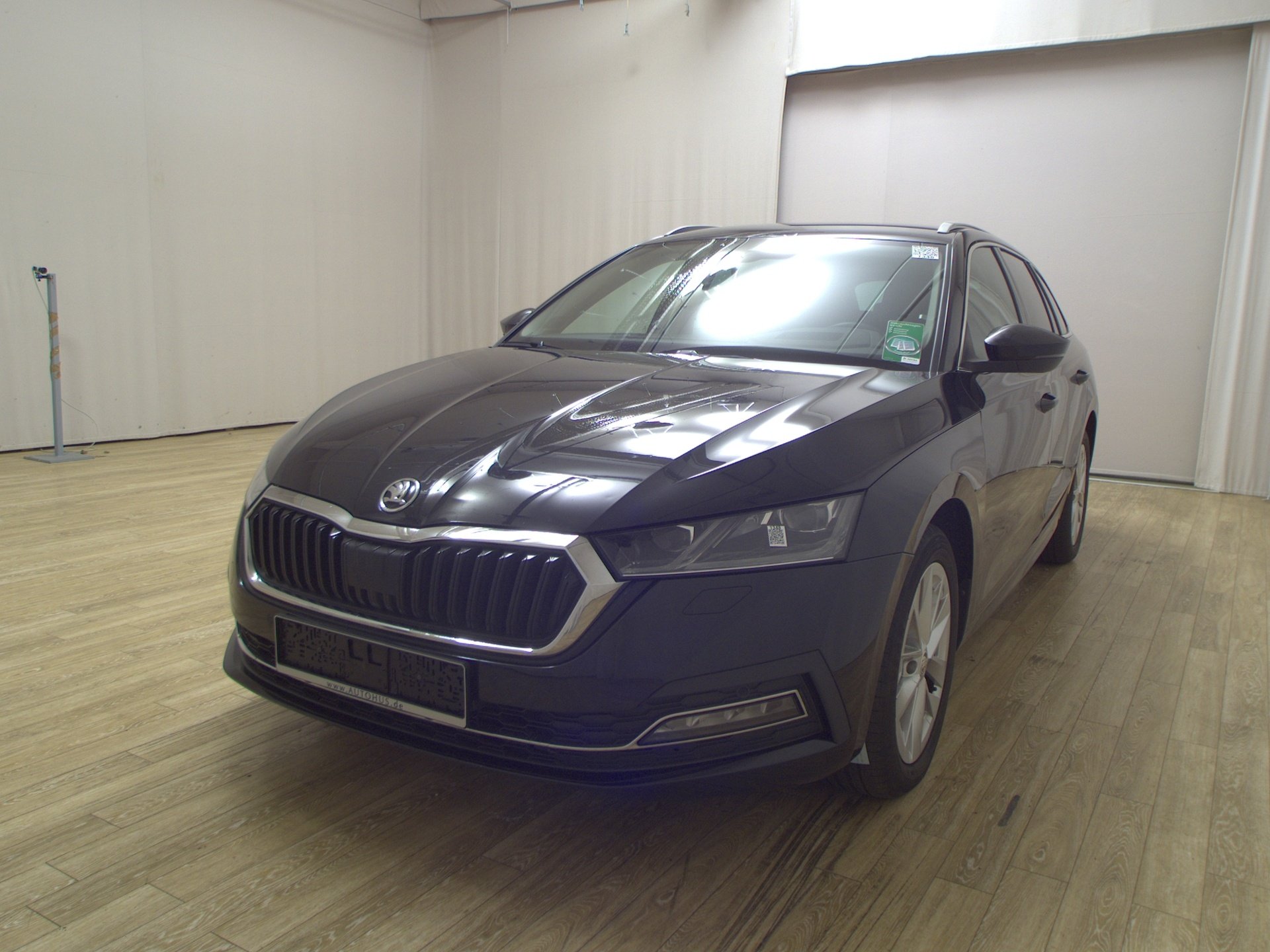 Skoda Octavia Kombi 2.0 TDI Style Navi LED vc HuD Shz 2