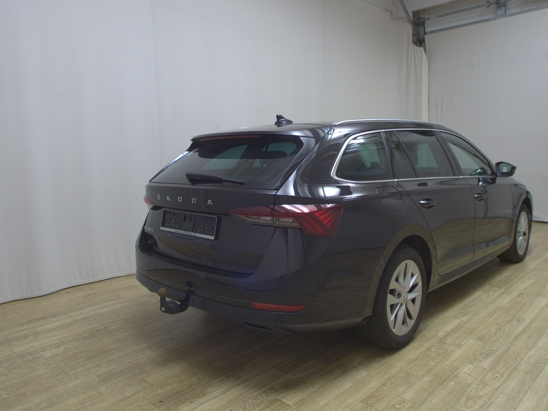 Skoda Octavia Kombi 2.0 TDI Style Navi LED vc HuD Shz 4