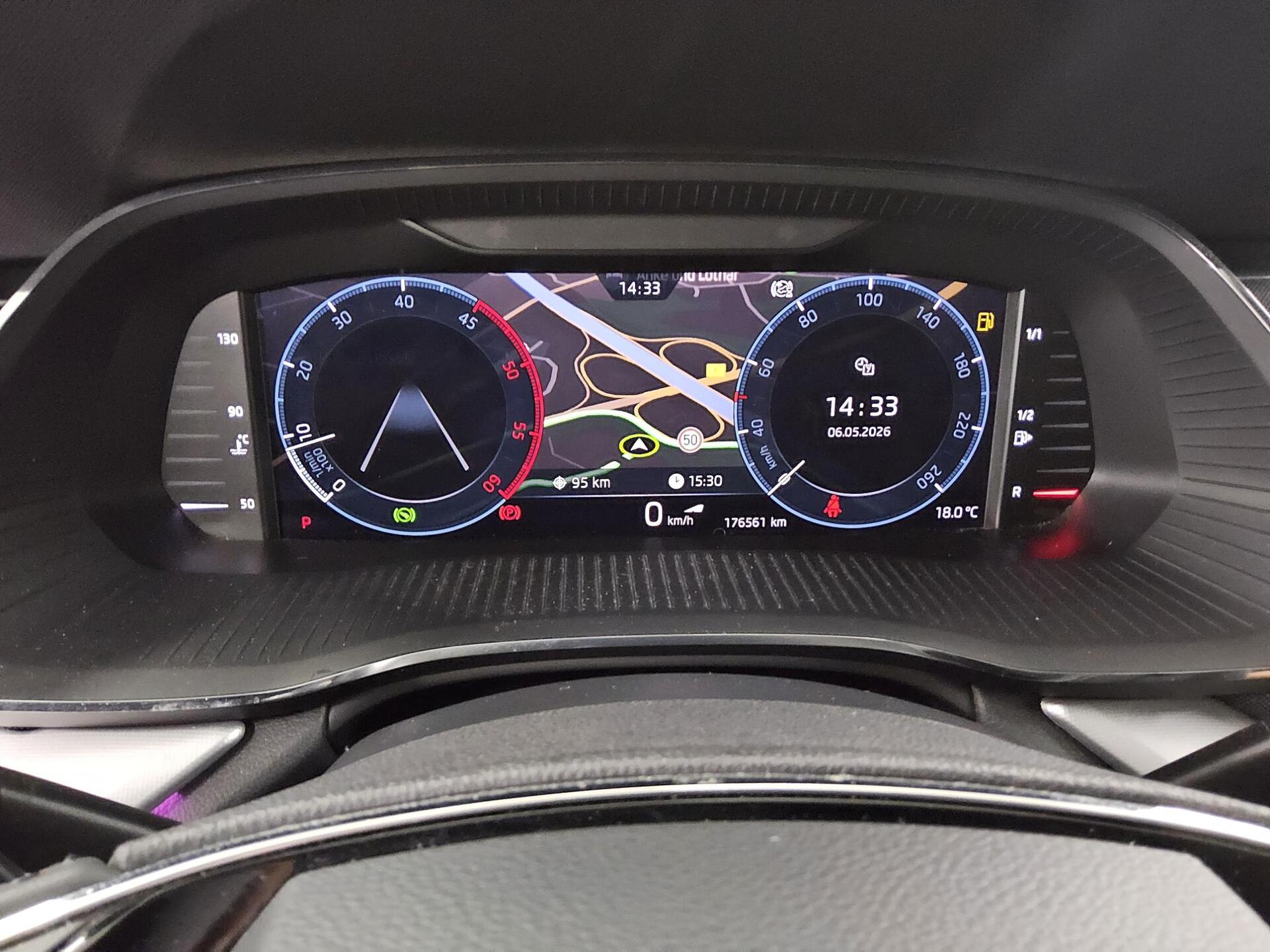 Skoda Octavia Kombi 2.0 TDI Style Navi LED vc HuD Shz 8
