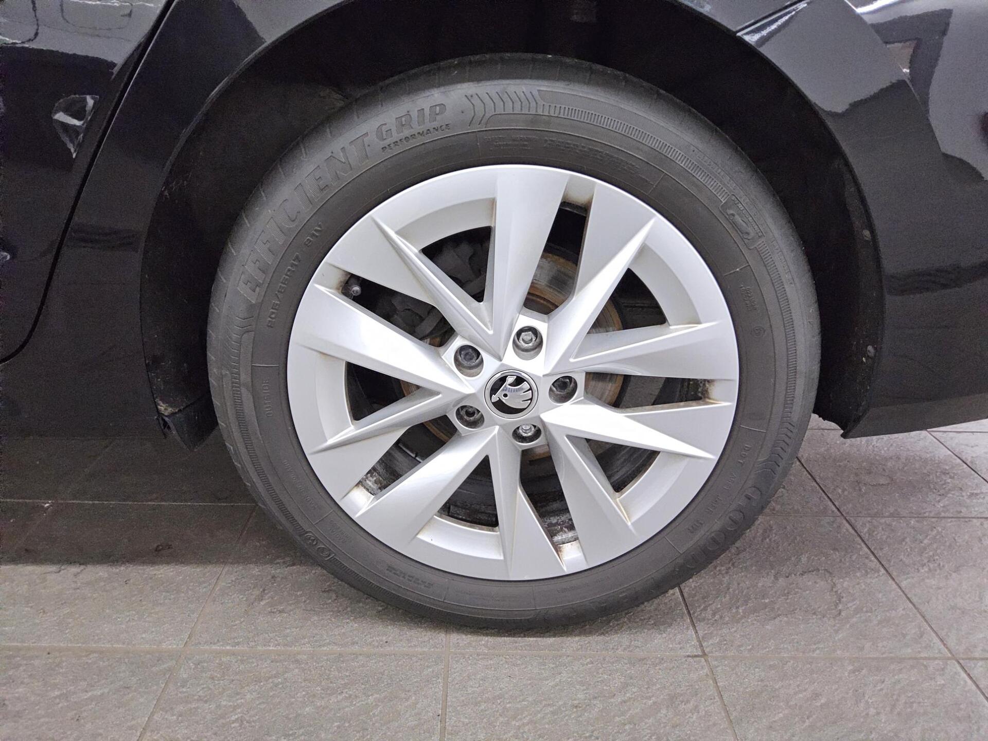 Skoda Octavia Kombi 2.0 TDI Style Navi LED vc HuD Shz 11