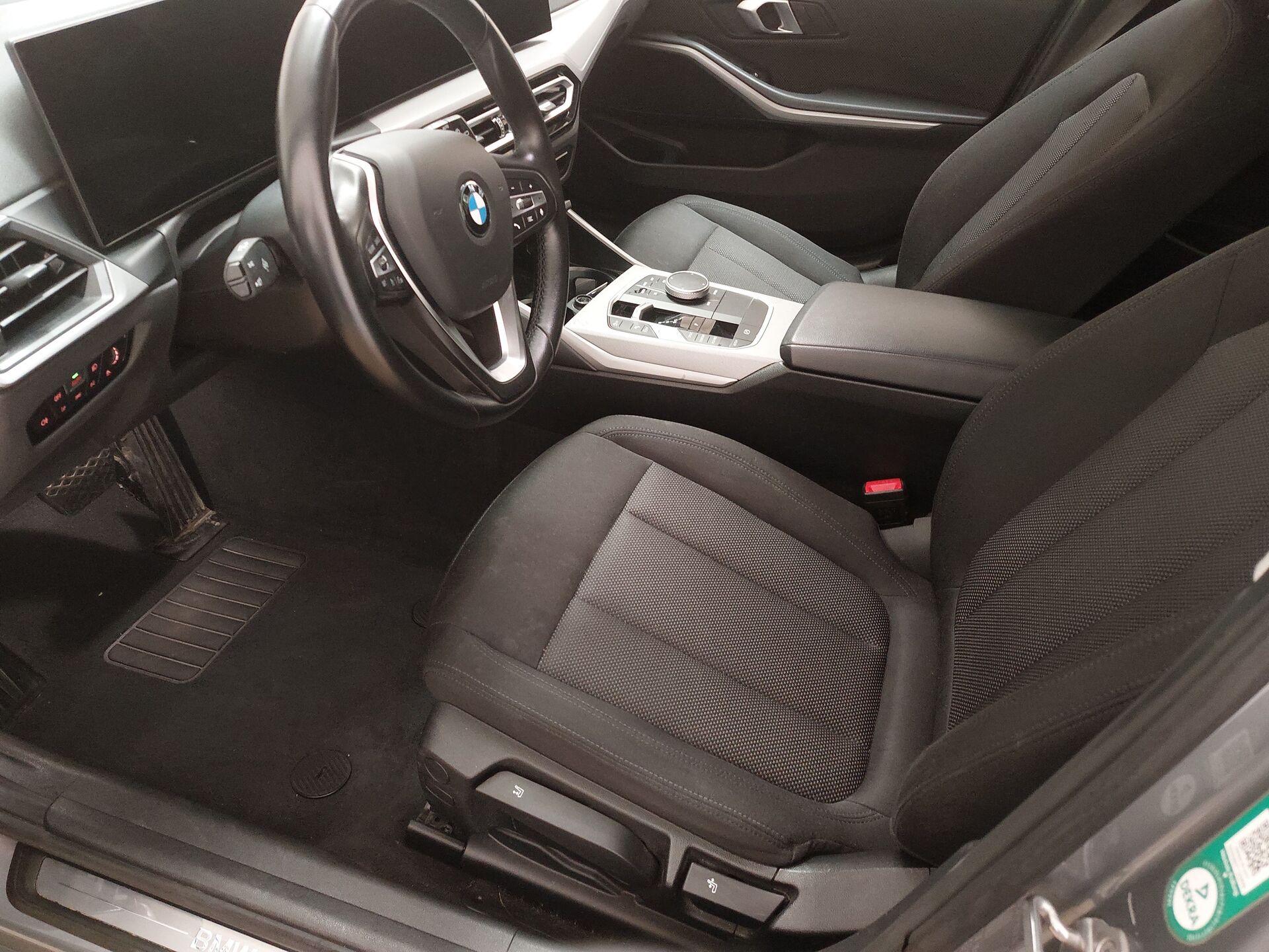 BMW 318iA Touring Navi LED Curved-Pro HuD RFK 12