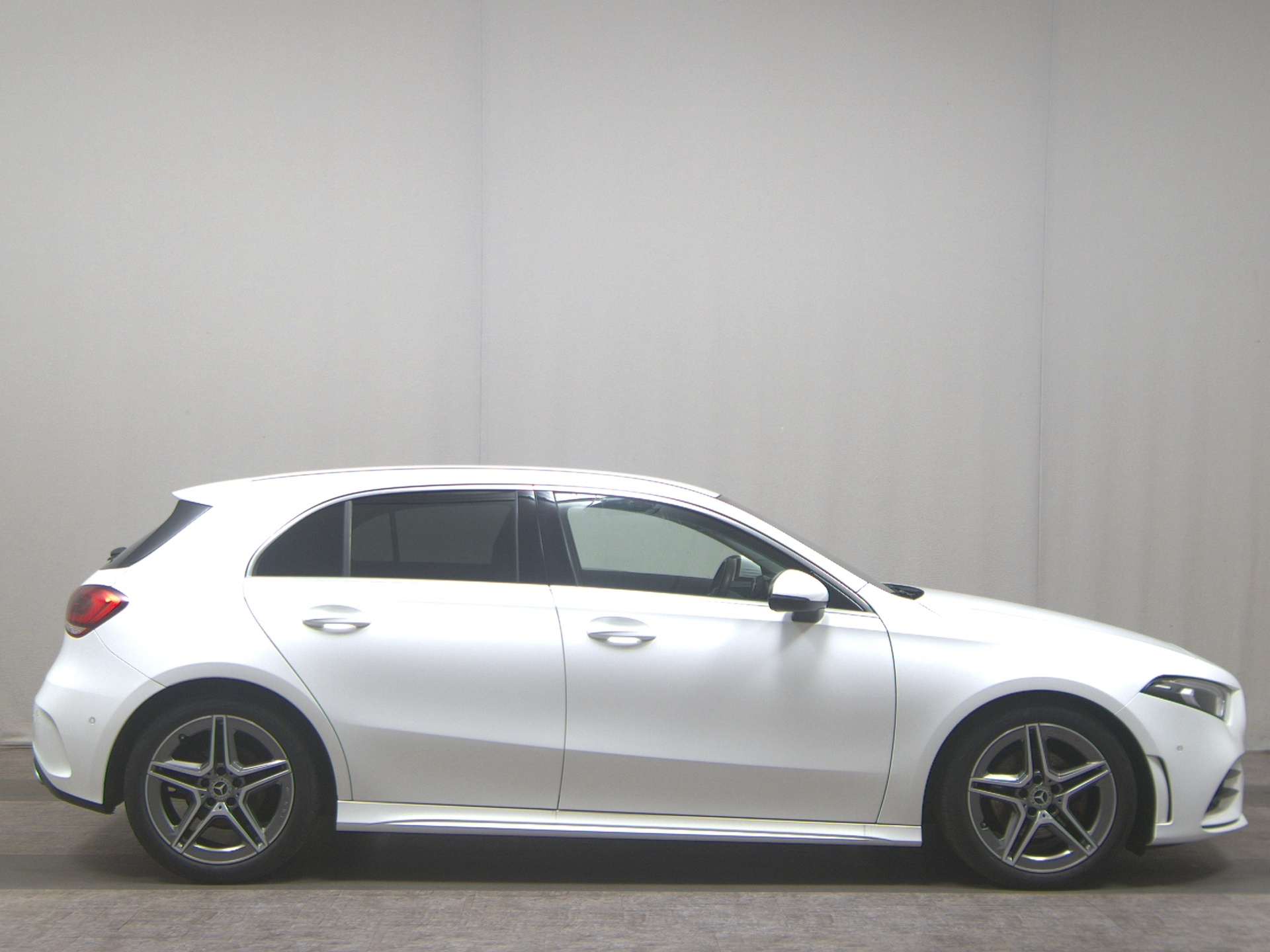 Mercedes-Benz A 200 d AMG-Line Navi LED Rückfahrkamera PDC Shz