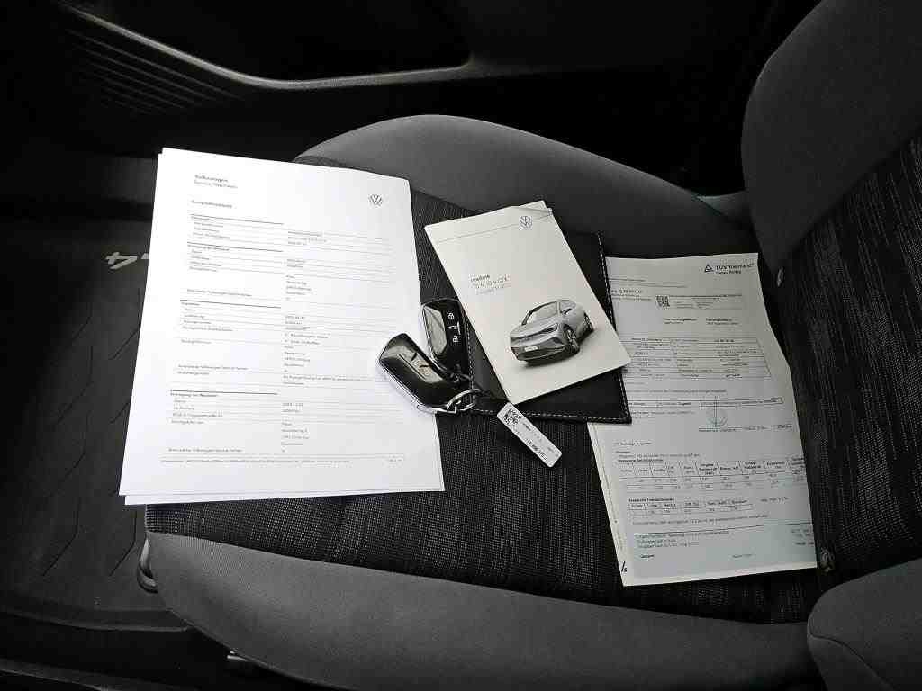 Volkswagen ID.4 NAVI SHZ PDC LED ACC 12