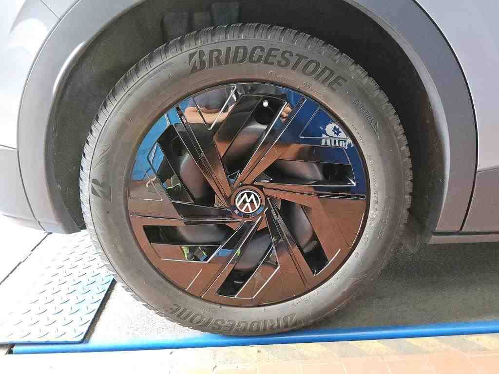 Volkswagen ID.4 NAVI SHZ PDC LED ACC 11