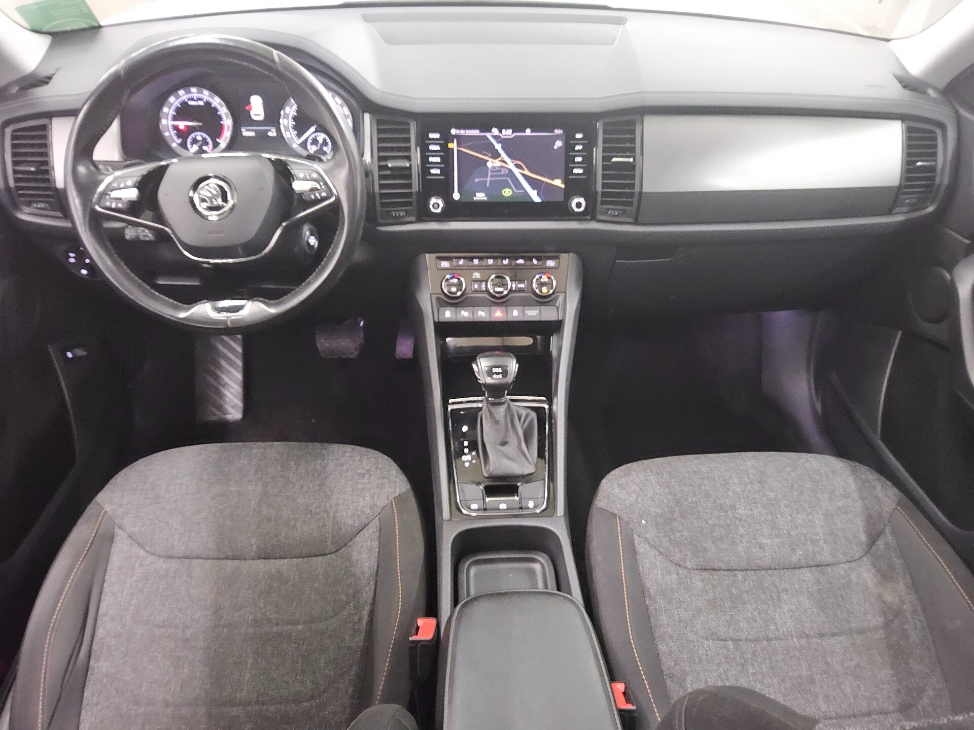 Skoda Kodiaq 2.0 TDI 4x4 Clever Navi LED Pano RFK AHK 5