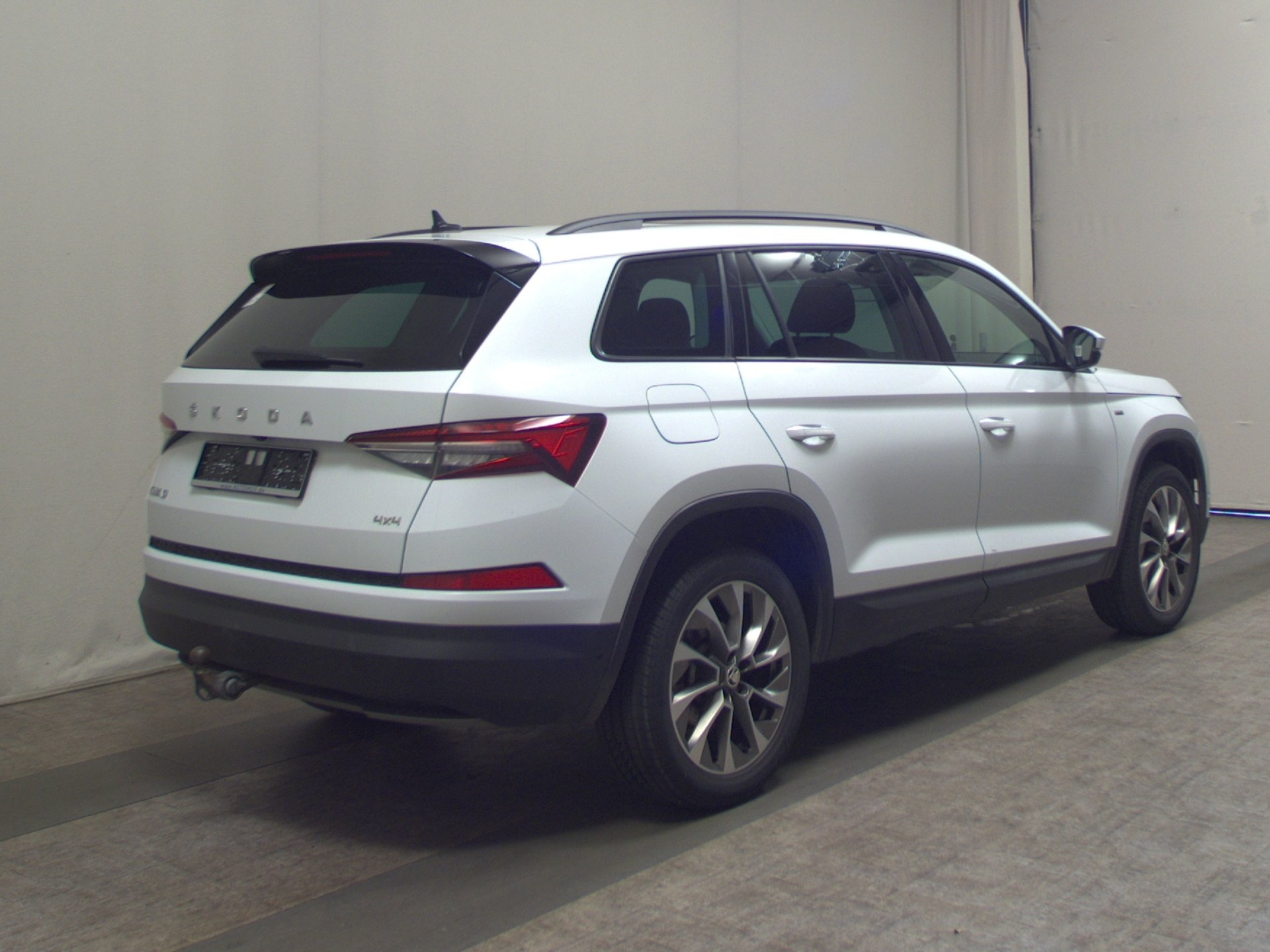Skoda Kodiaq 2.0 TDI Clever Navi LED Pano RFK AHK 4
