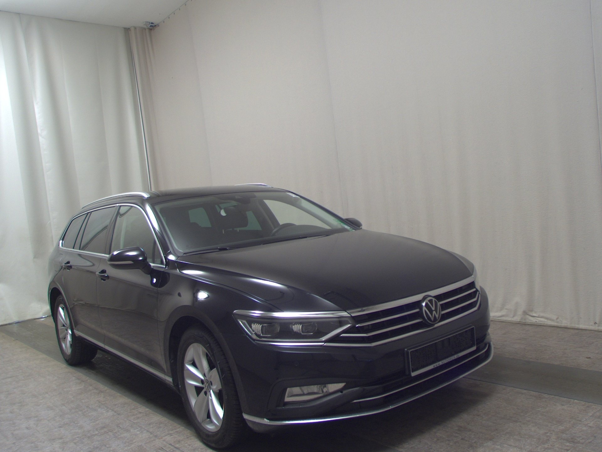 Volkswagen Passat Var. 2.0 TDI Elegance Navi IQ.Light RFK 3