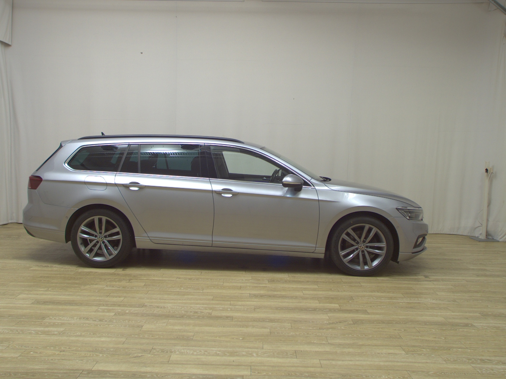 Volkswagen Passat Variant 2.0 TDI Business Navi LED AID HuD