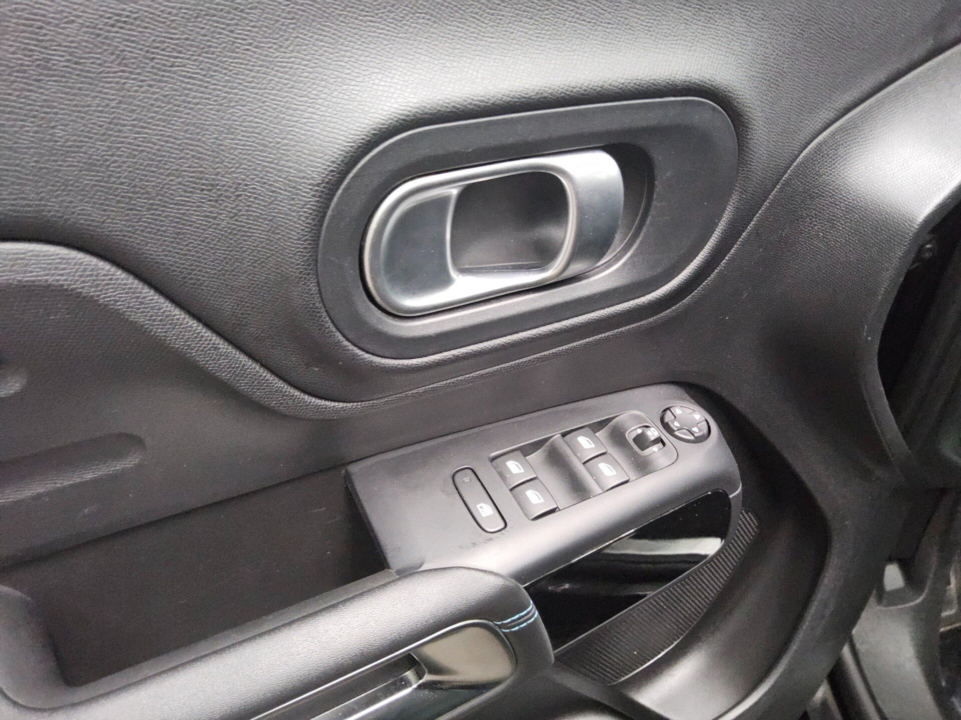 Citroën C5 Aircross 1.2 PureTech Shine Navi LED Kamera 10