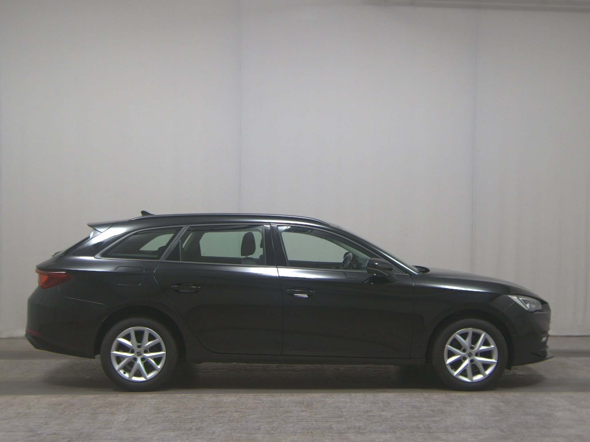 Seat Leon Sportstourer 2.0 TDI Style Navi LED Virtual PDC SHZ