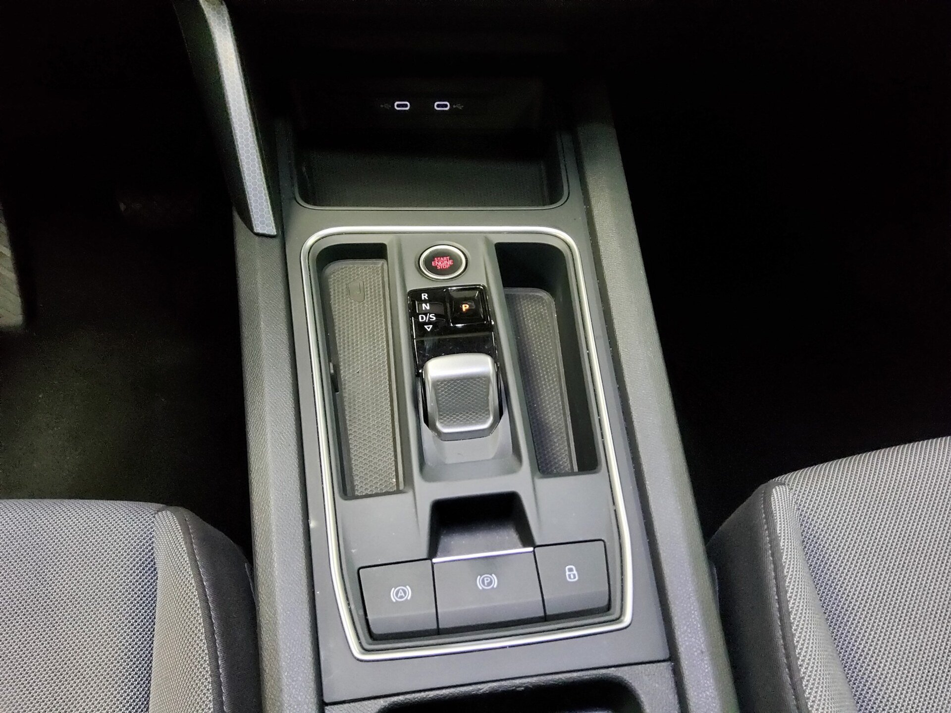 Seat Leon Sportstourer 2.0 TDI Style Navi LED Virtual PDC SHZ 6