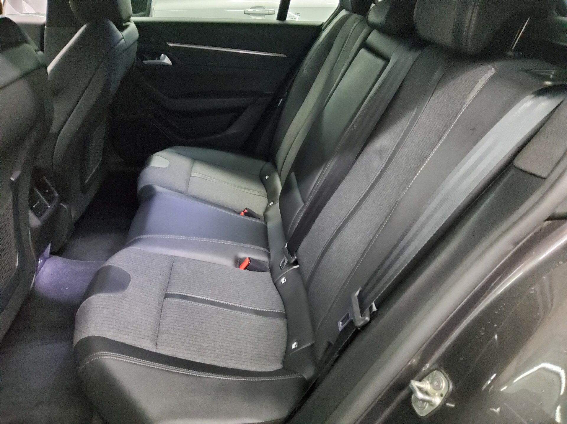 Peugeot 508 SW 1.5 BlueHDI Allure Navi LED Shz T-Leder 13
