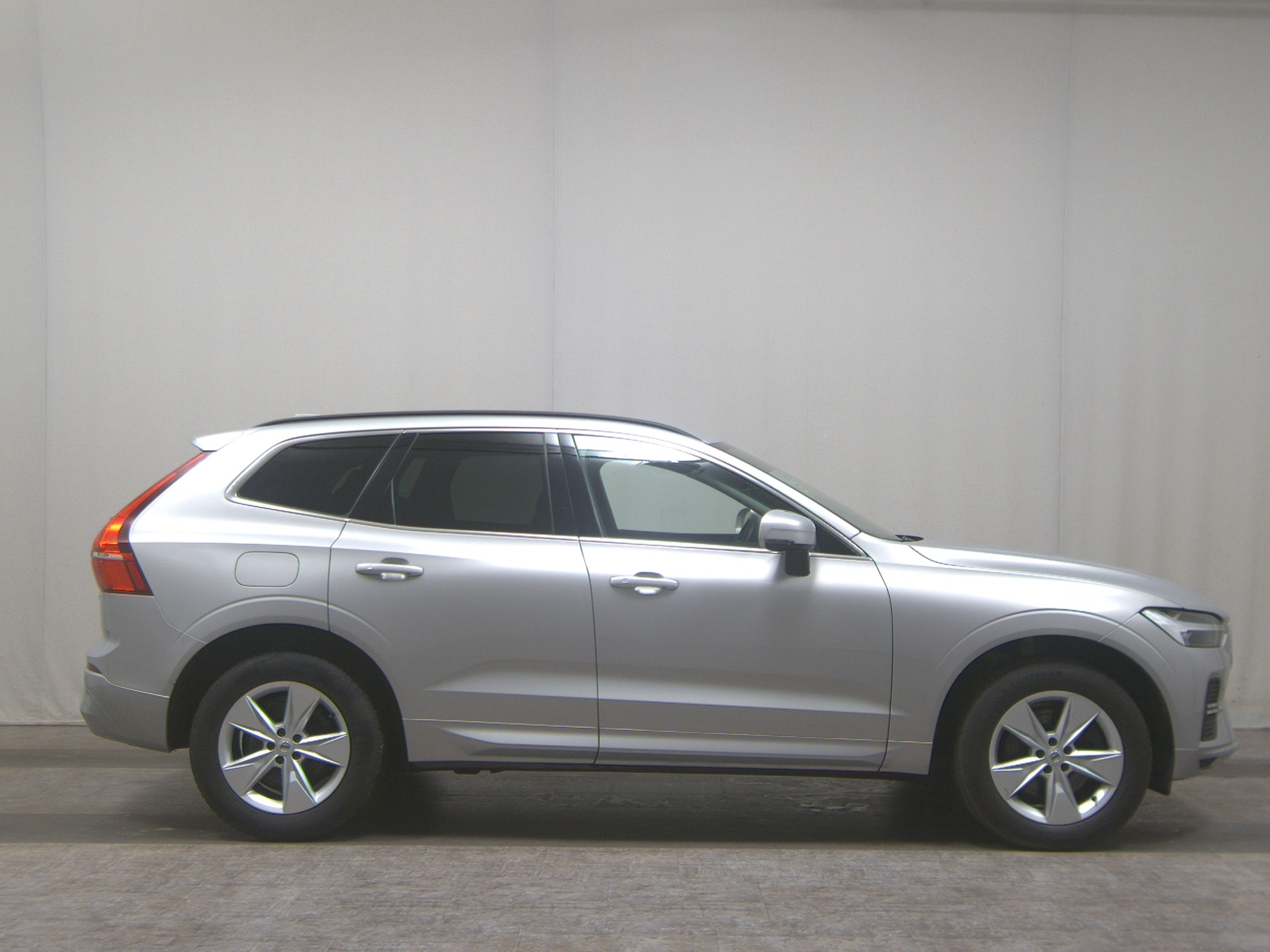 Volvo XC60 B4 D Core Navi LED Leder 4xShz AHK RFK