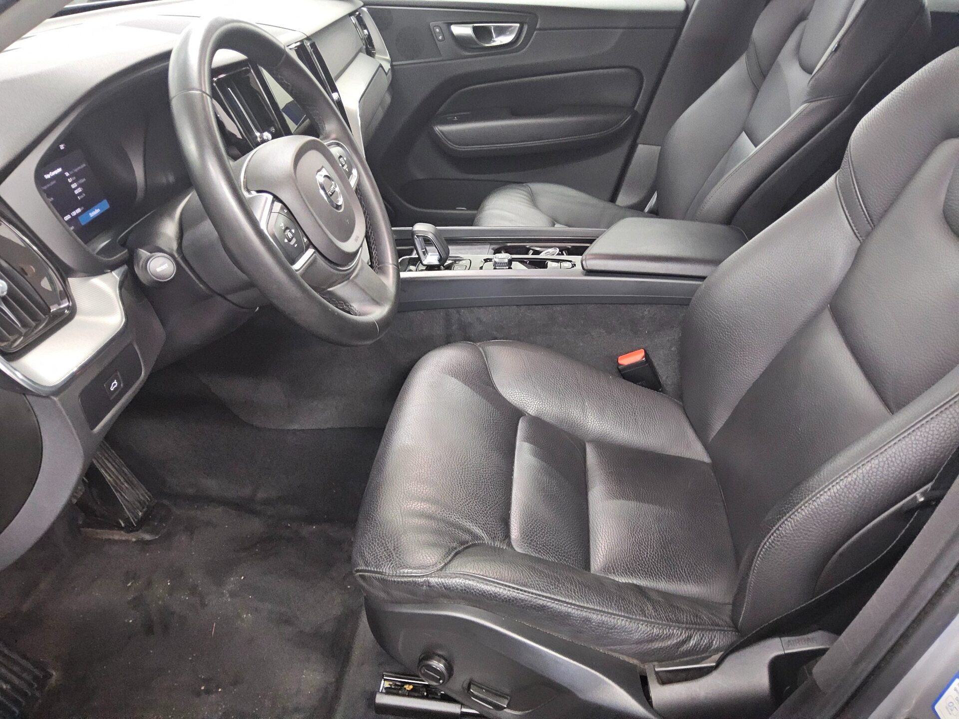 Volvo XC60 B4 D Core Navi LED Leder 4xShz AHK RFK 9