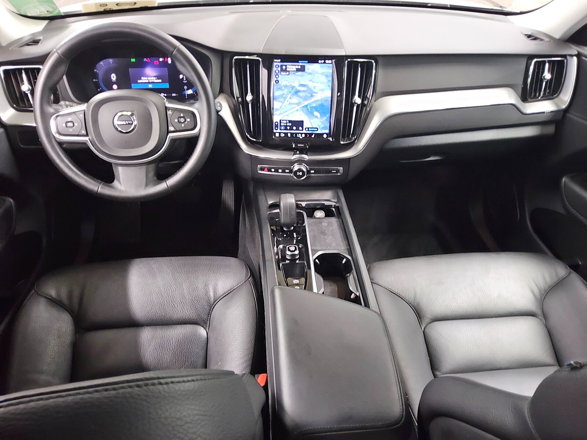 Volvo XC60 B4 D Core Navi LED Leder 4xShz AHK RFK 5