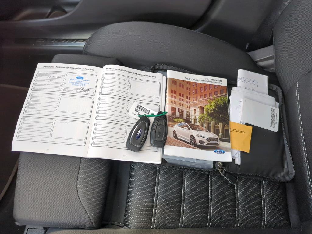 Ford Mondeo Turnier 2.0 EB Titanium Navi LED Pano RFK 11