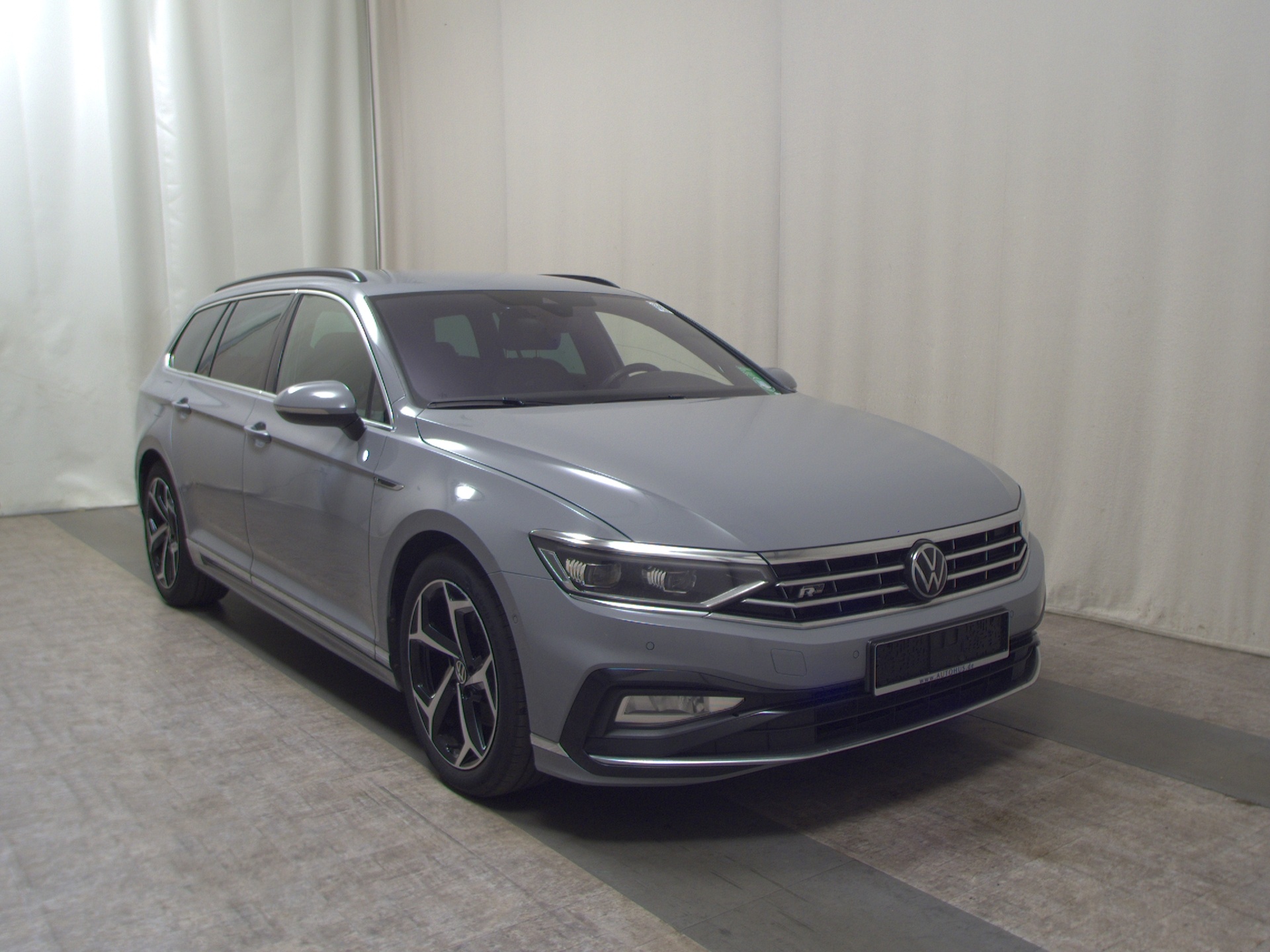 Volkswagen Passat Variant 2.0 TDI R-Line Leder Navi LED AID H/K Sound 3