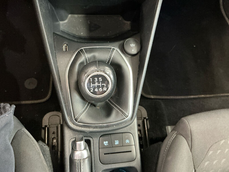 Ford Fiesta 1.0 EB Titanium KLIMAAUT LED SPORTSITZE SHZ PDC 11