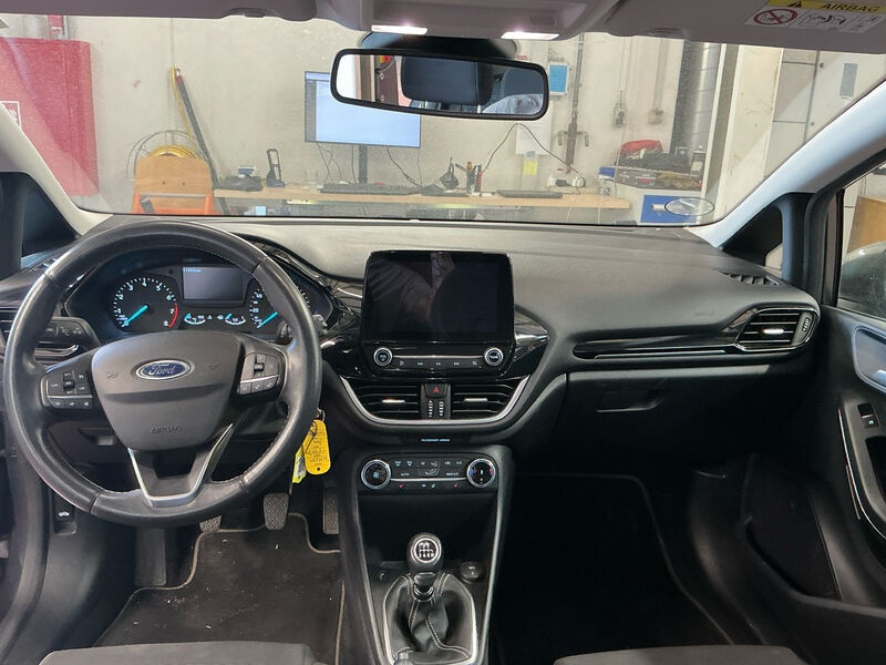 Ford Fiesta 1.0 EB Titanium KLIMAAUT LED SPORTSITZE SHZ PDC 5