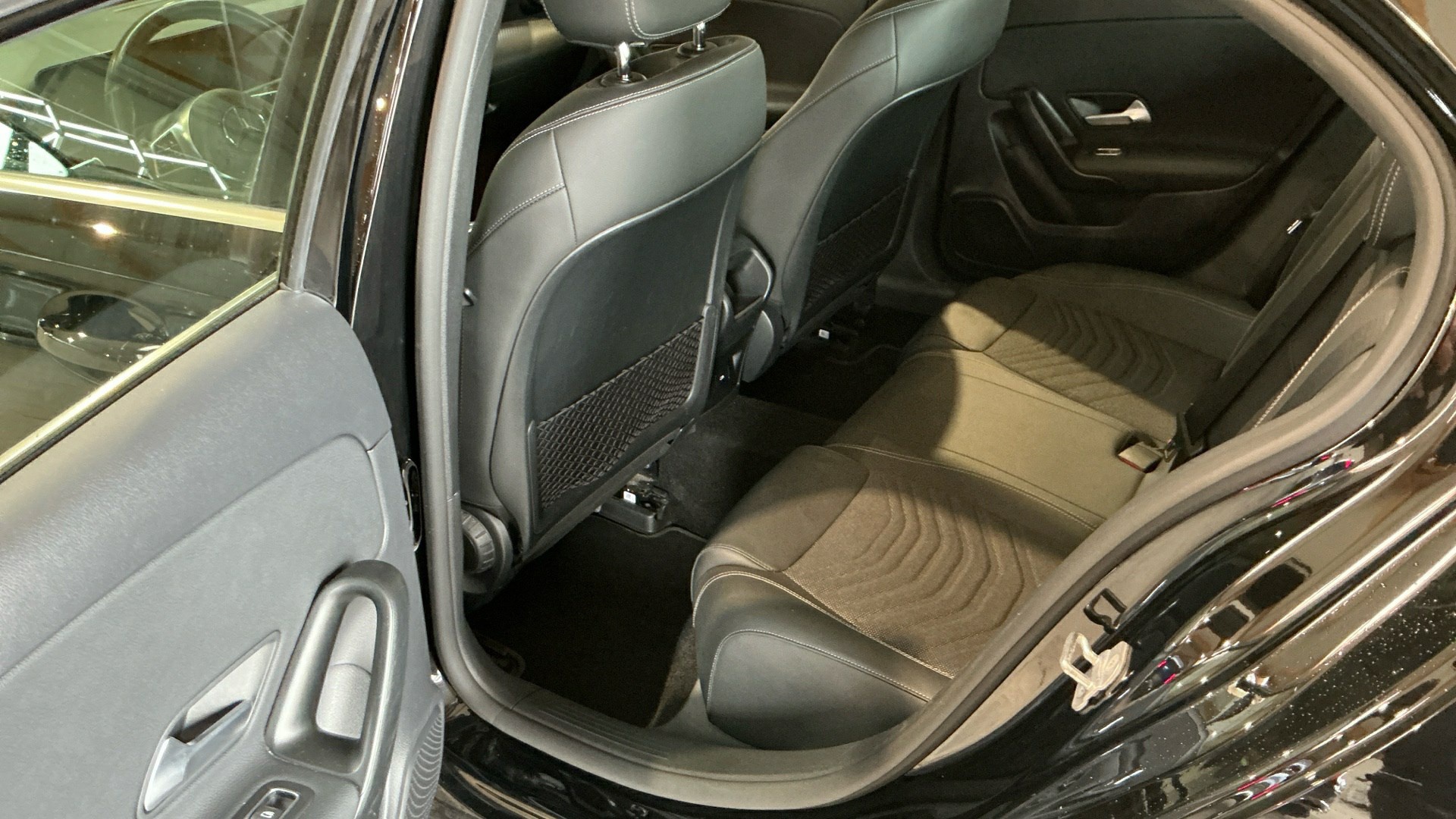 Mercedes-Benz A 180 d T-Leder Navi LED Shz 7